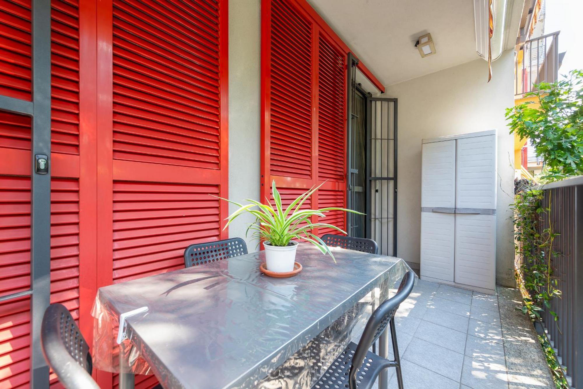 Appartamento Free Private Parking - 5min To Metro - Balcony - Quiet Milano