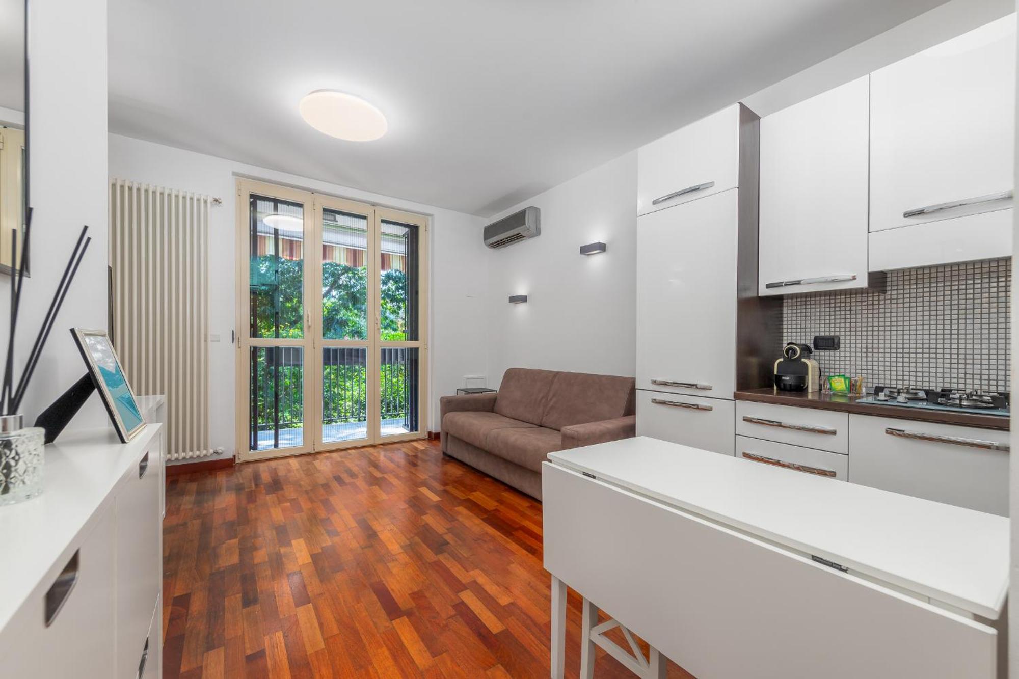 Free Private Parking - 5min To Metro - Balcony - Quiet Appartamento