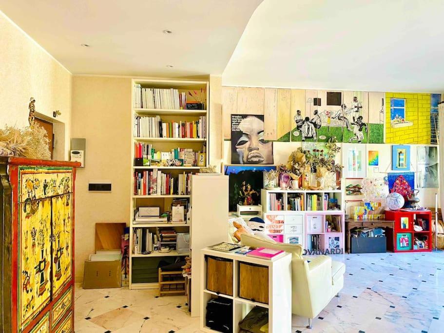 Artistic 2-bedroom Lejlighed *