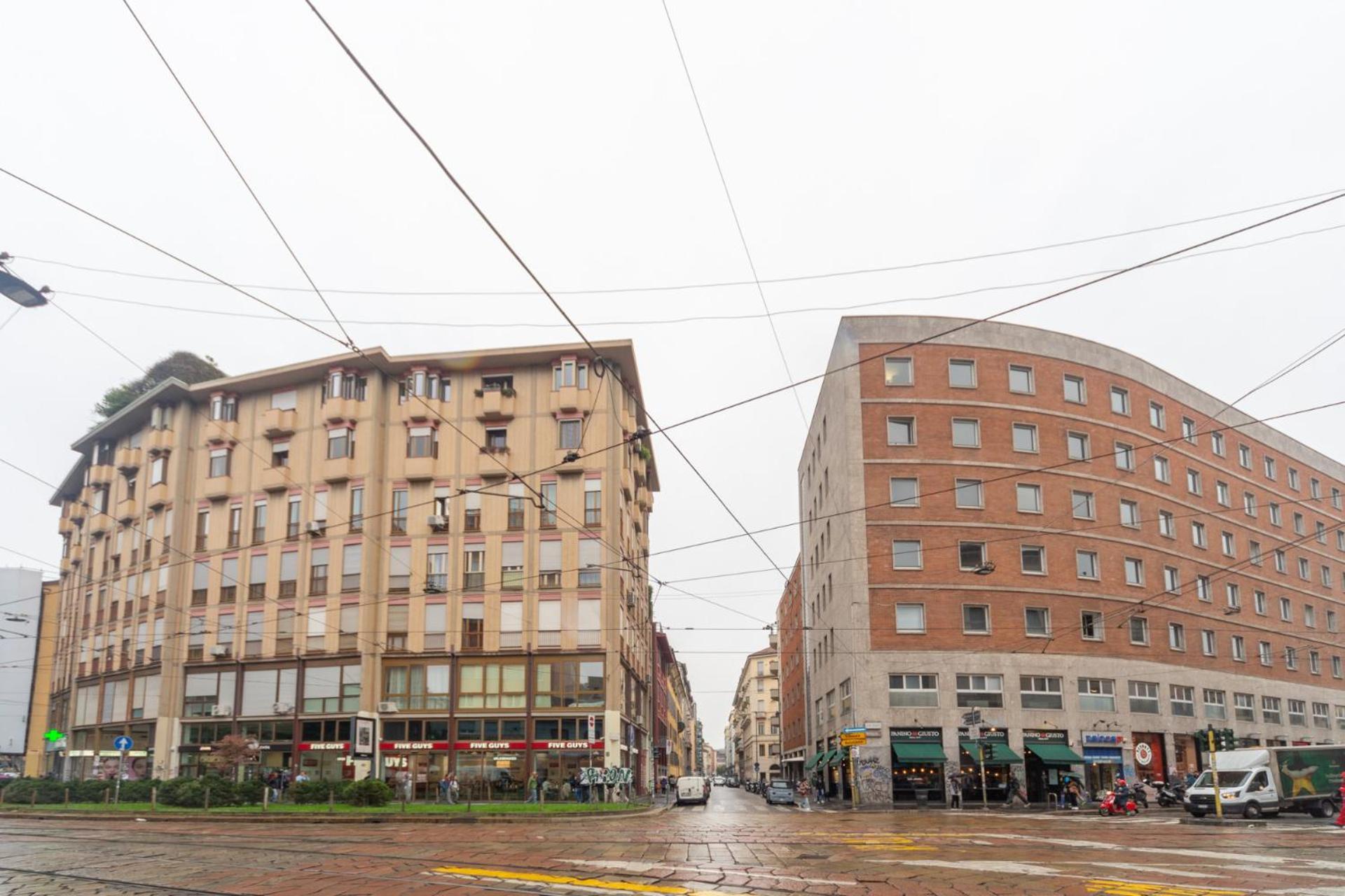 Charming 2-bedroom In Milanese Building Appartamento
