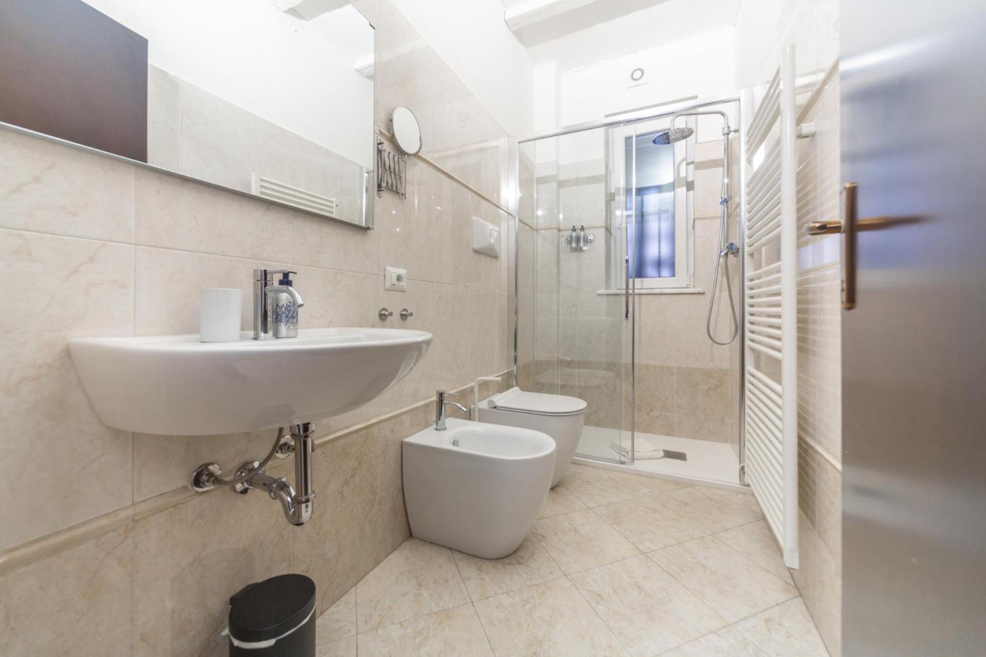 Charming 2-bedroom In Milanese Building Milano