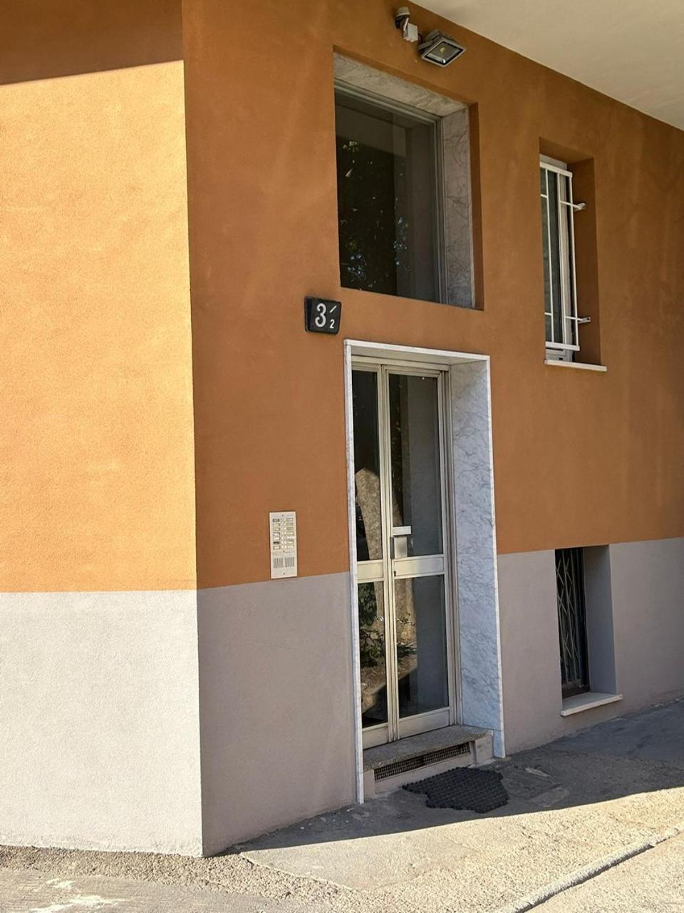 Lovely 2 With Small Garden Apartment Milan
