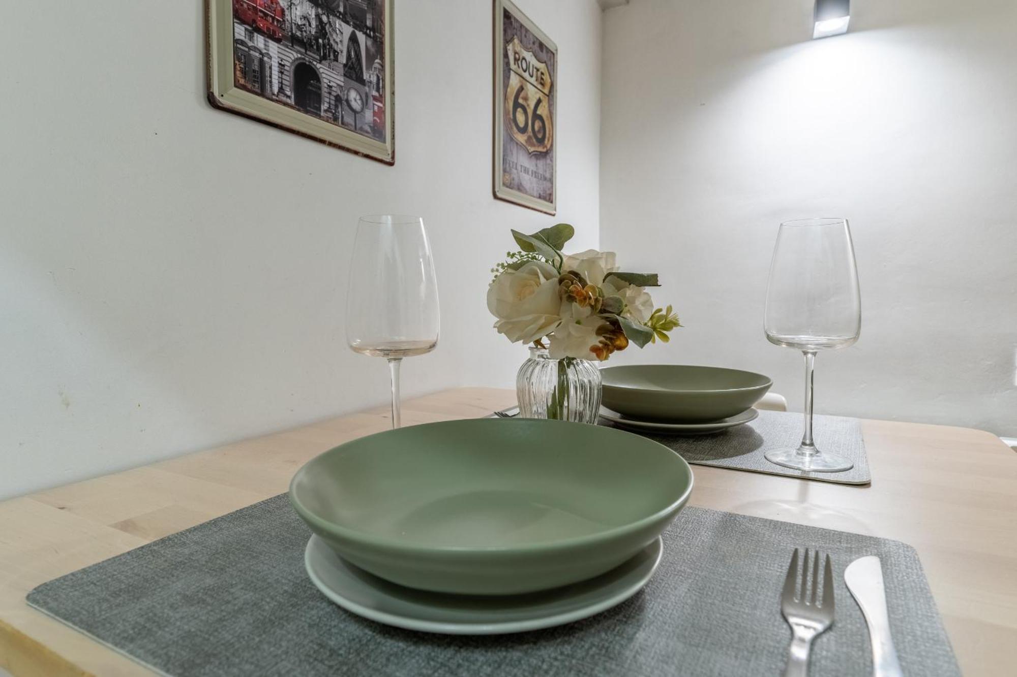 Cozy Study Room- Navigli -bocconi Naba Apartment *