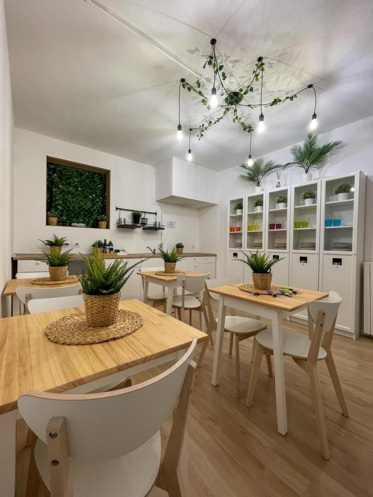 Homestay In Town - In Life Near San Siro Stadium *