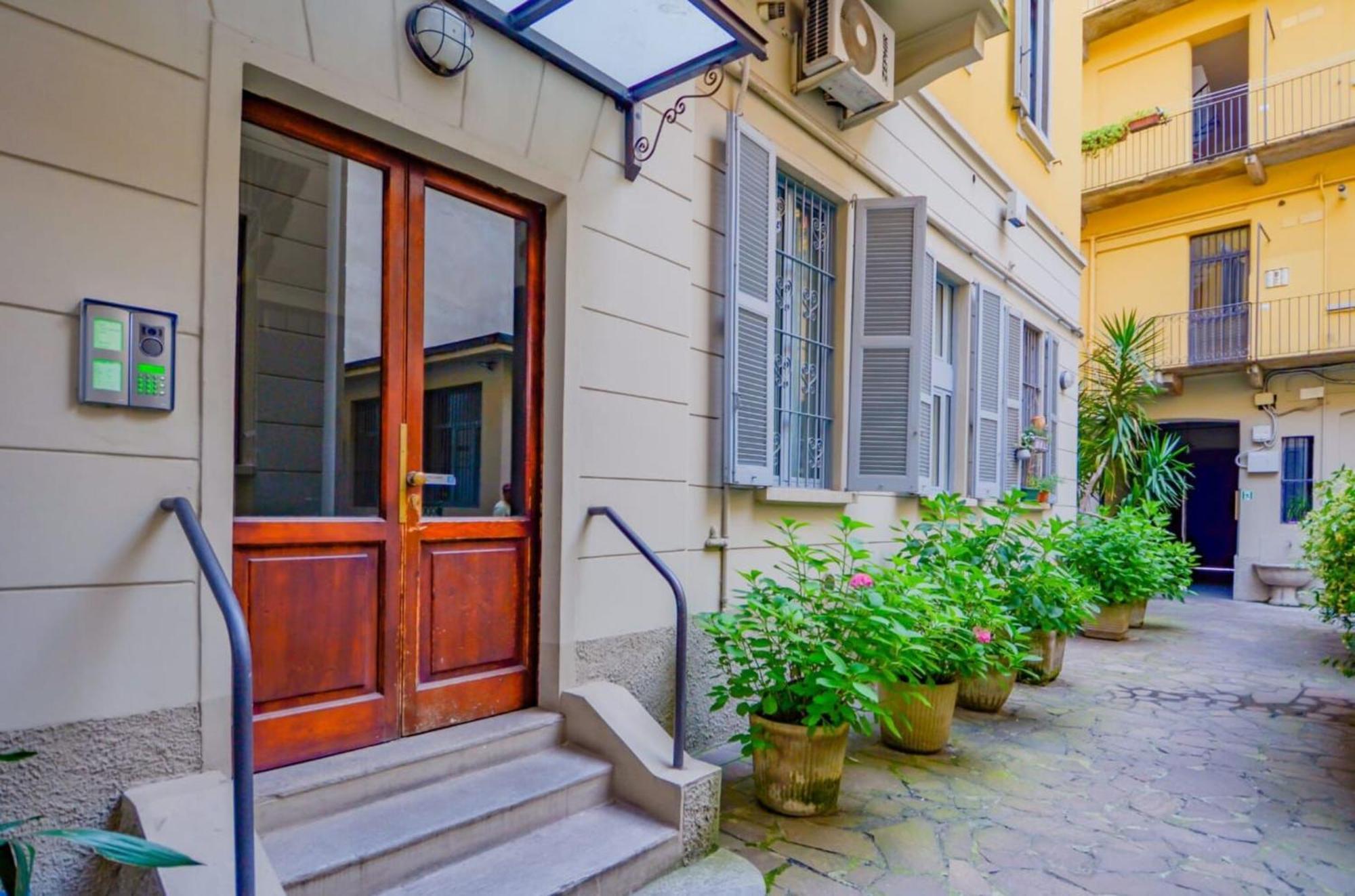 Navigli-m2 - With Work Space Apartment