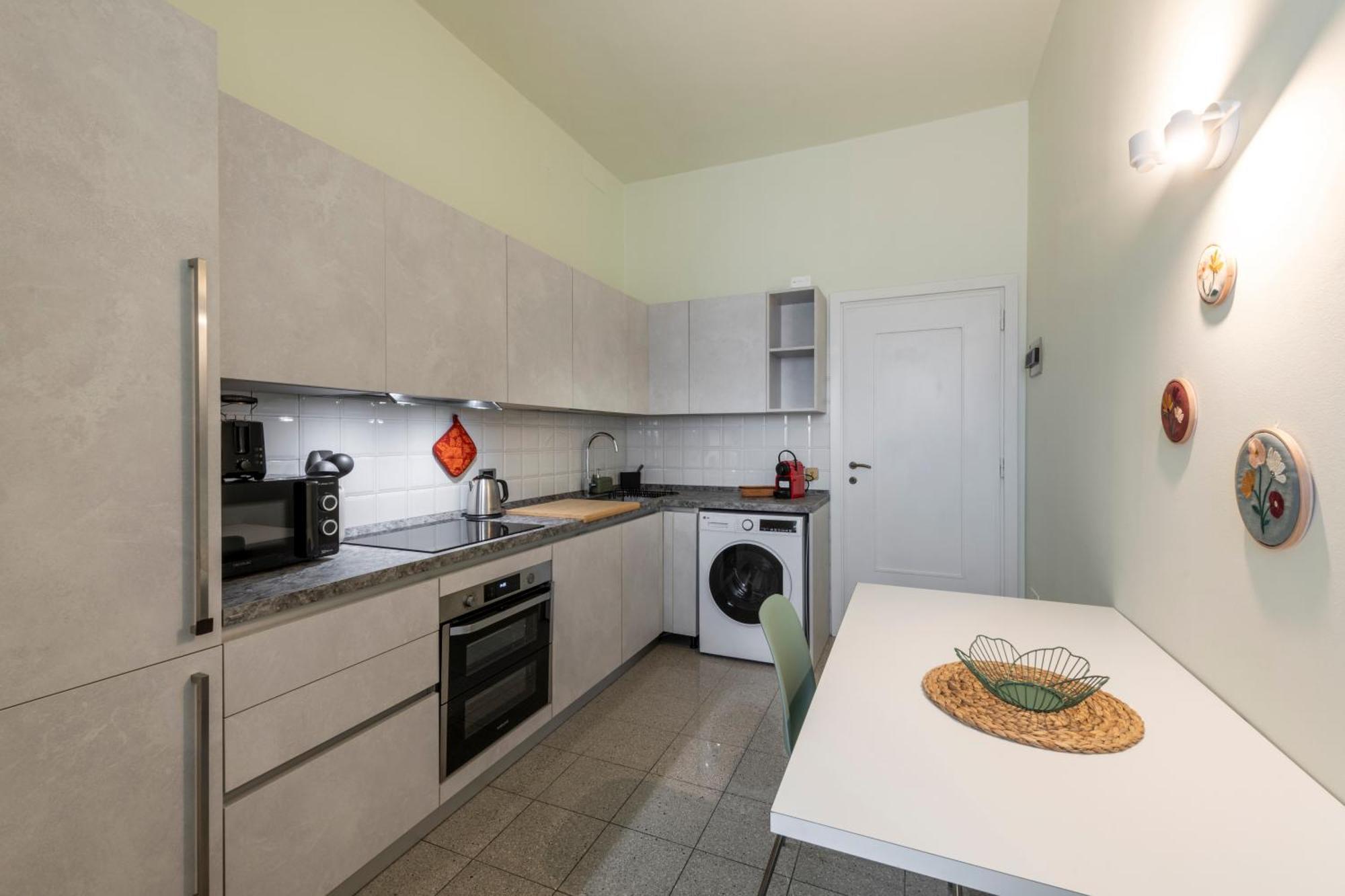 110mq Santa Sofia Apartment, In The Center Of Milan, 10 Min Walk From Duomo * Milano