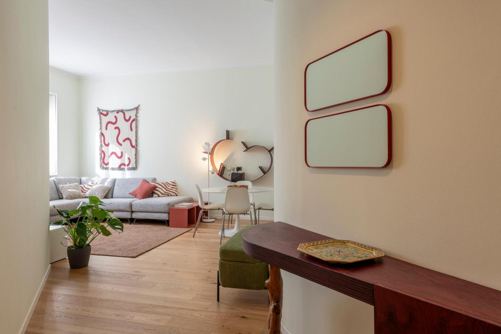 110mq Santa Sofia Apartment, In The Center Of Milan, 10 Min Walk From Duomo