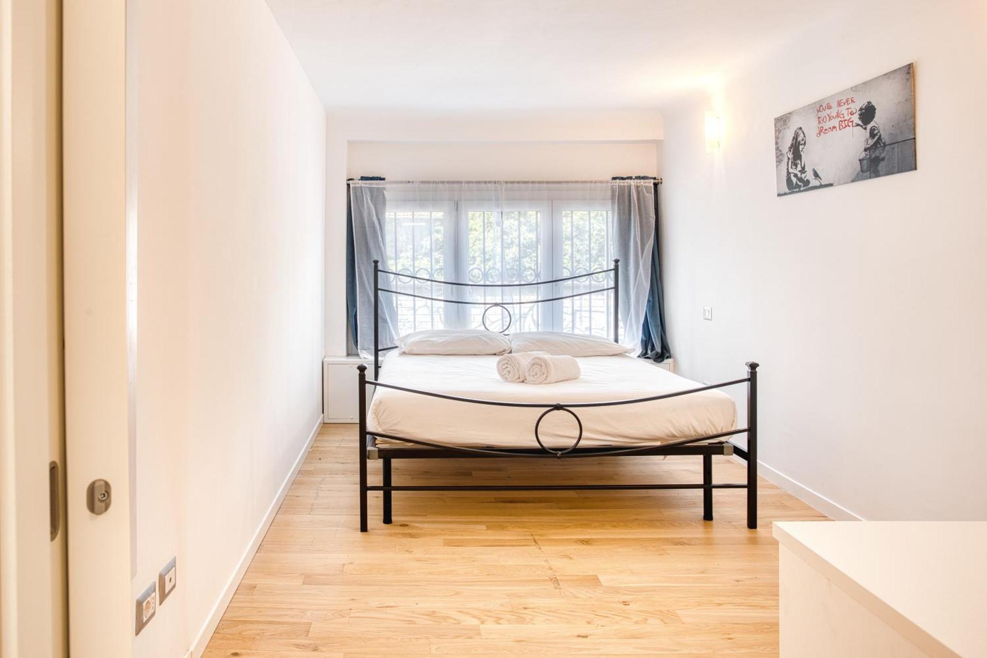 Walk To Navigli - Via Gola - 2 Bedrooms Milano