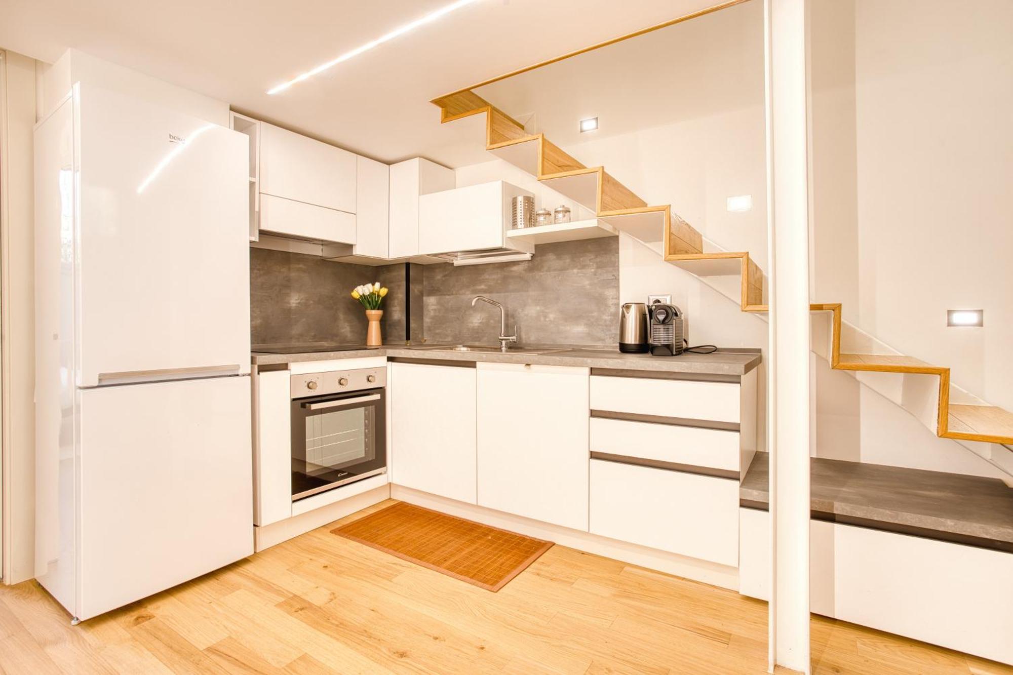 Walk To Navigli - Via Gola - 2 Bedrooms *