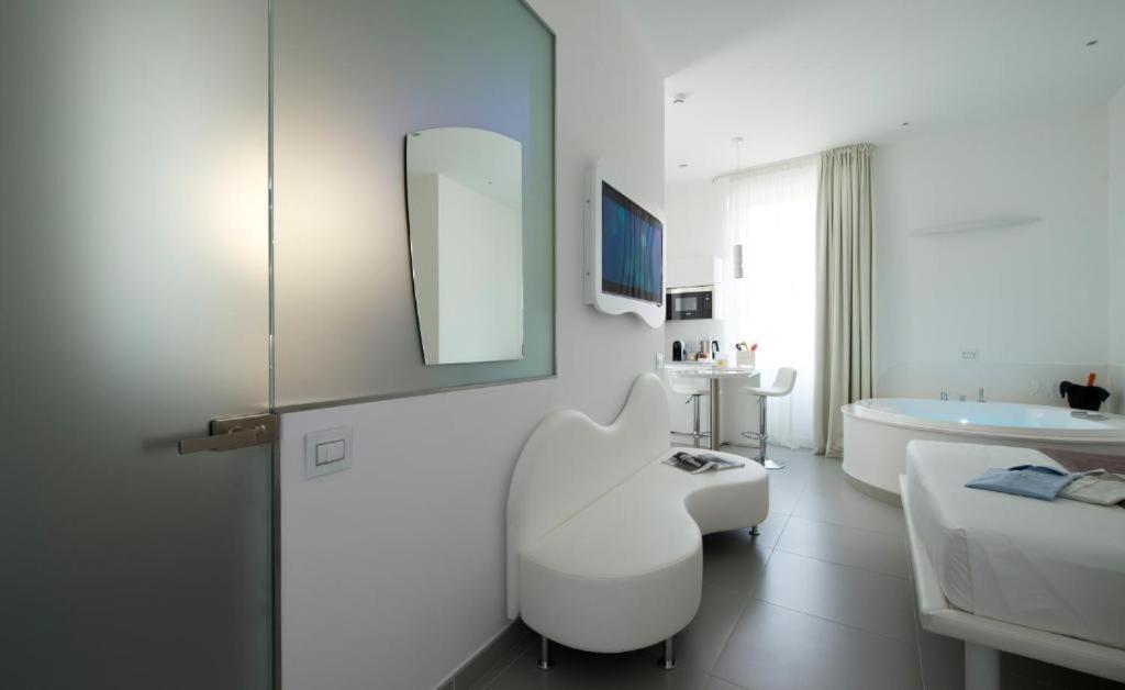 Gatto Bianco Mia Hotell 2*