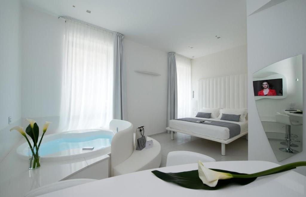 Gatto Bianco Mia Hotell