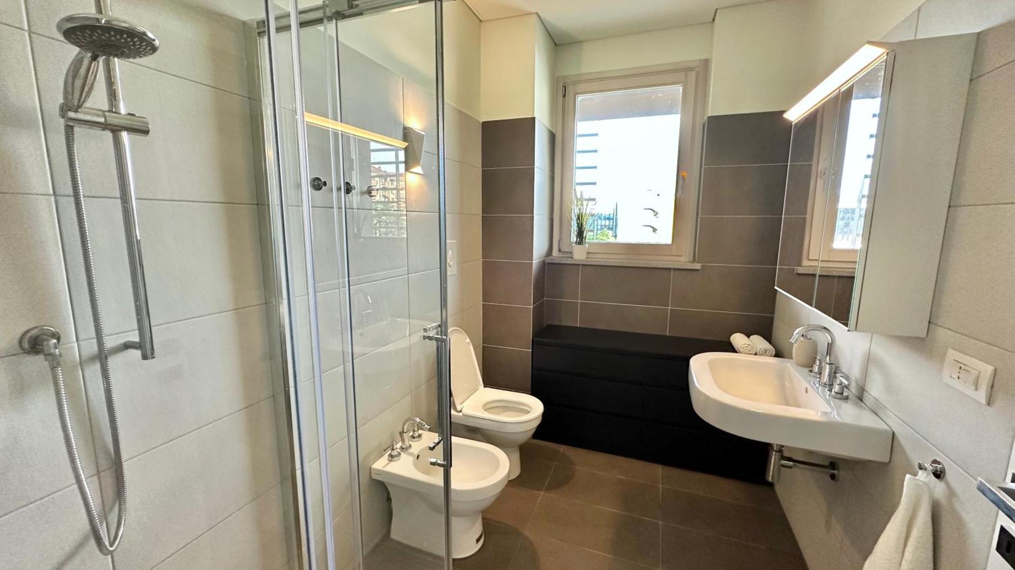 Giax Tower Premium Modern Milanese Flat With Gym Pool View & Box Appartamento