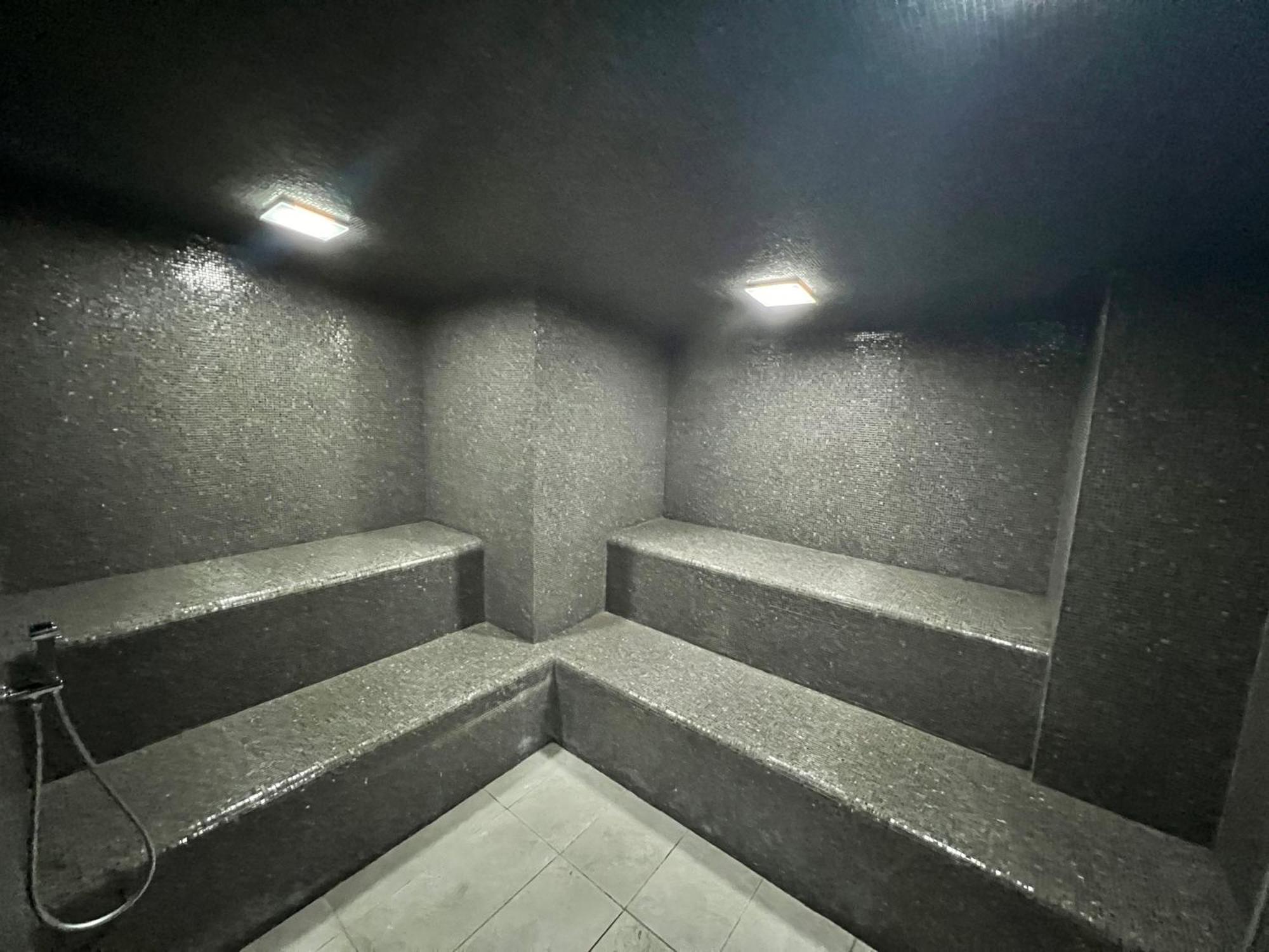 Giax Tower Premium Modern Milanese Flat With Gym Pool View & Box *