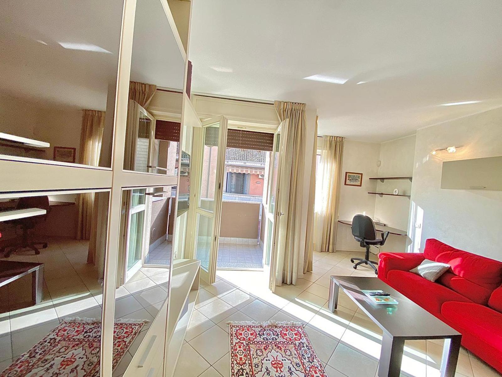 Nel Cuore Di Viale Certosa Milano, Comodo Per Raggiungere Centro Storico, Rho Fiera Milano, Eventi E Concerti, Con Parcheggio Privato Interno A Scelta Appartement *