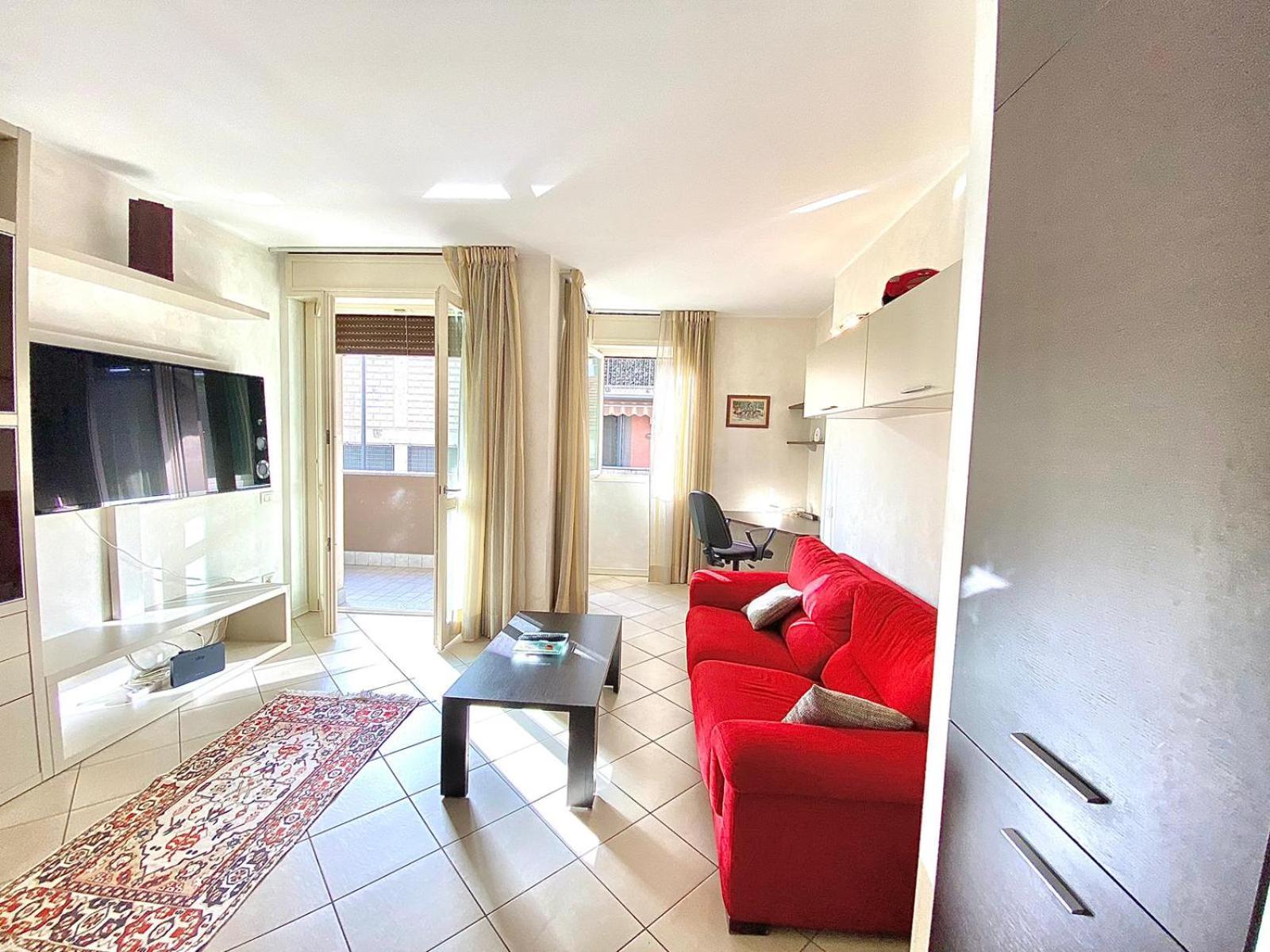 Appartement Nel Cuore Di Viale Certosa Milano, Comodo Per Raggiungere Centro Storico, Rho Fiera Milano, Eventi E Concerti, Con Parcheggio Privato Interno A Scelta Milaan