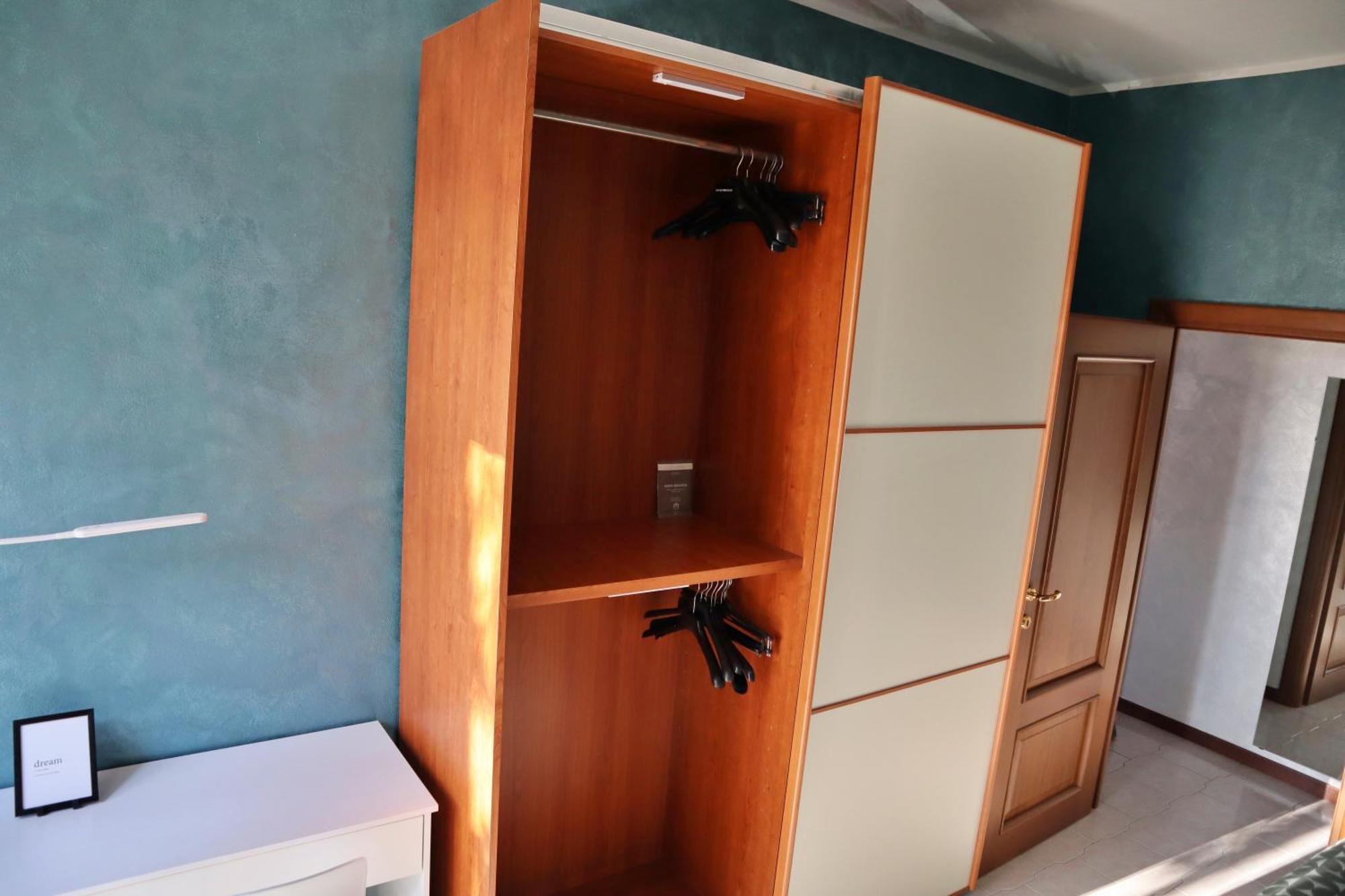 Cozy Room In Elegant Flat Shared With Alex, Tube 5 Min Walking