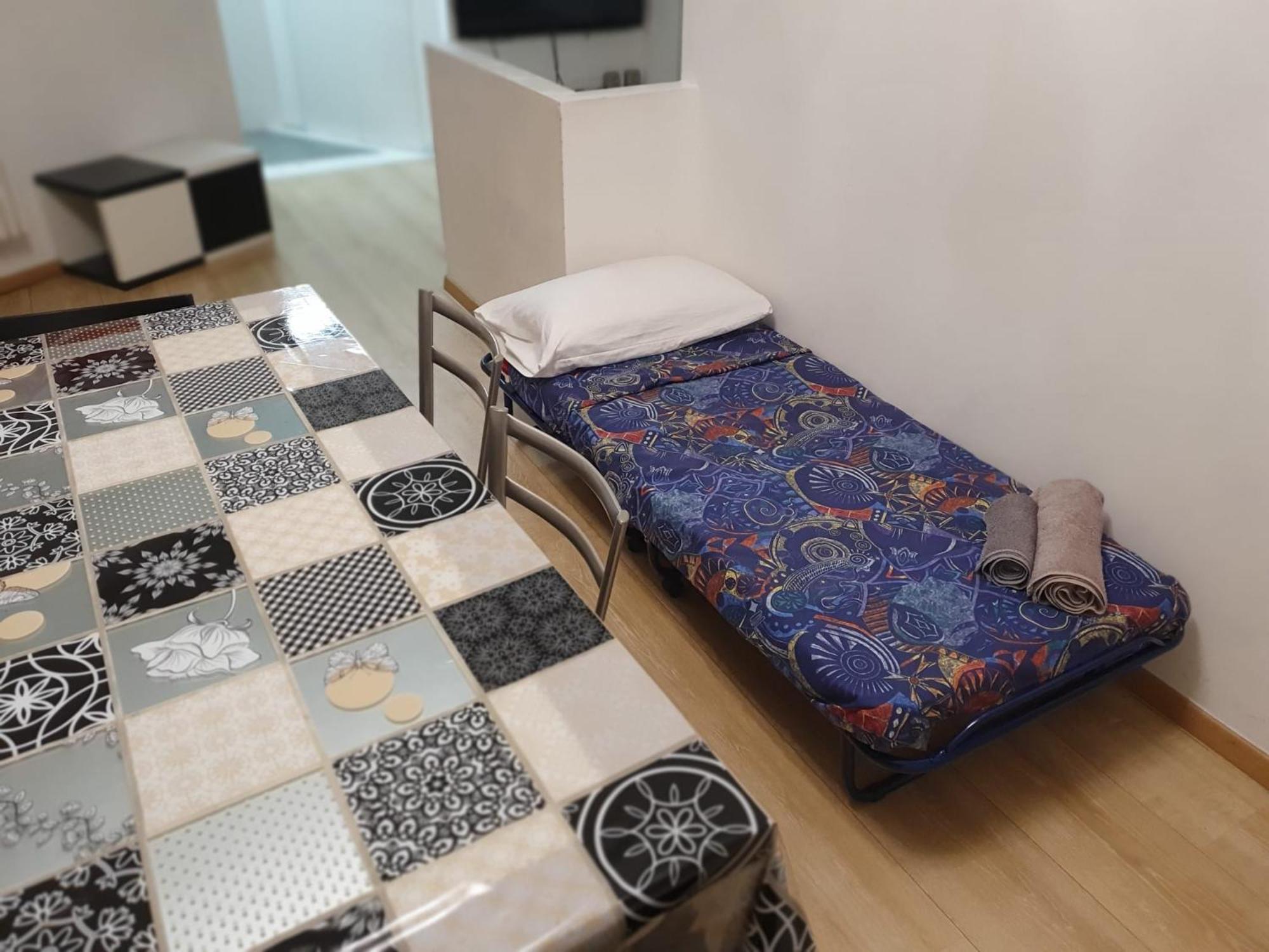 Lejlighed Your Lovely Home, Porta Venezia-1 Queen Bed, 3 Single Beds, 1 Sofa Bed- *
