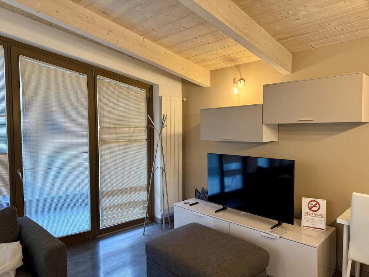 Dingo's House - 5 Minutes From M3 Appartamento *