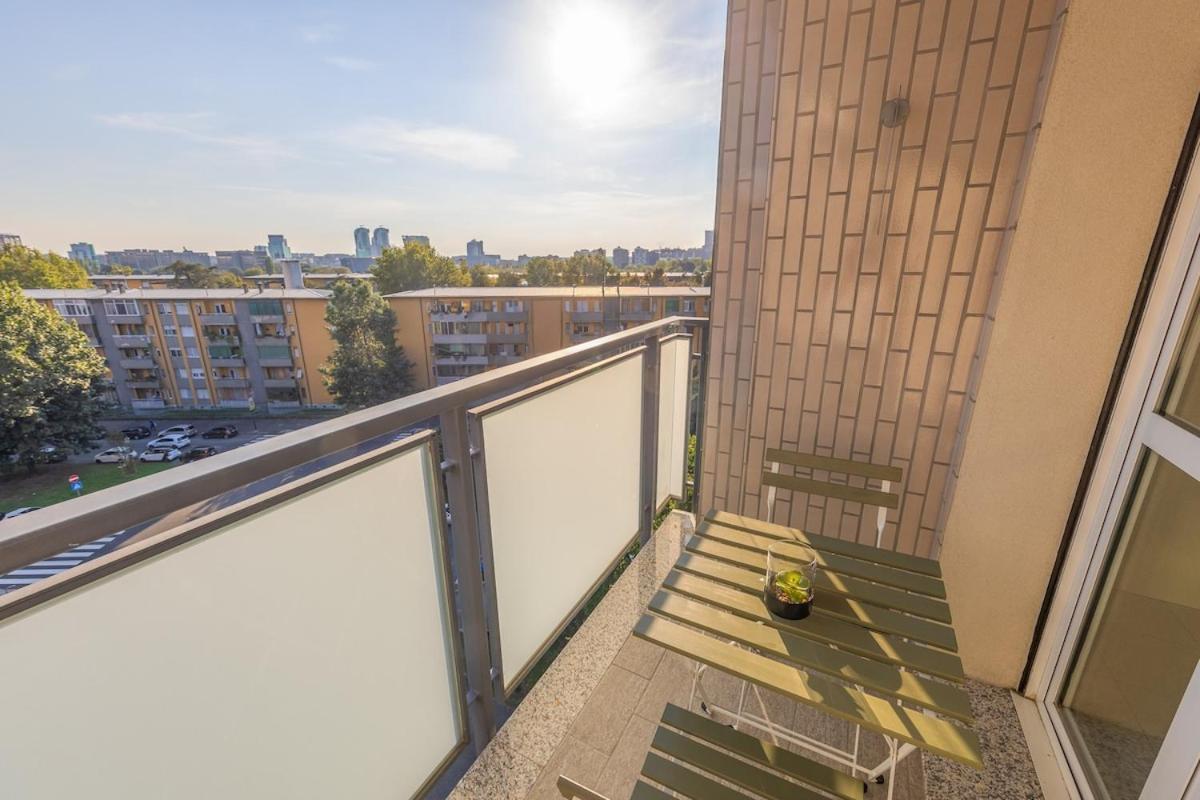 Appartement Easy Parking - 5 Min To Metro - Balcony - Quiet Milaan