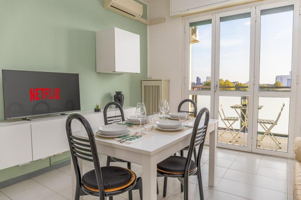 Easy Parking - 5 Min To Metro - Balcony - Quiet Appartement *