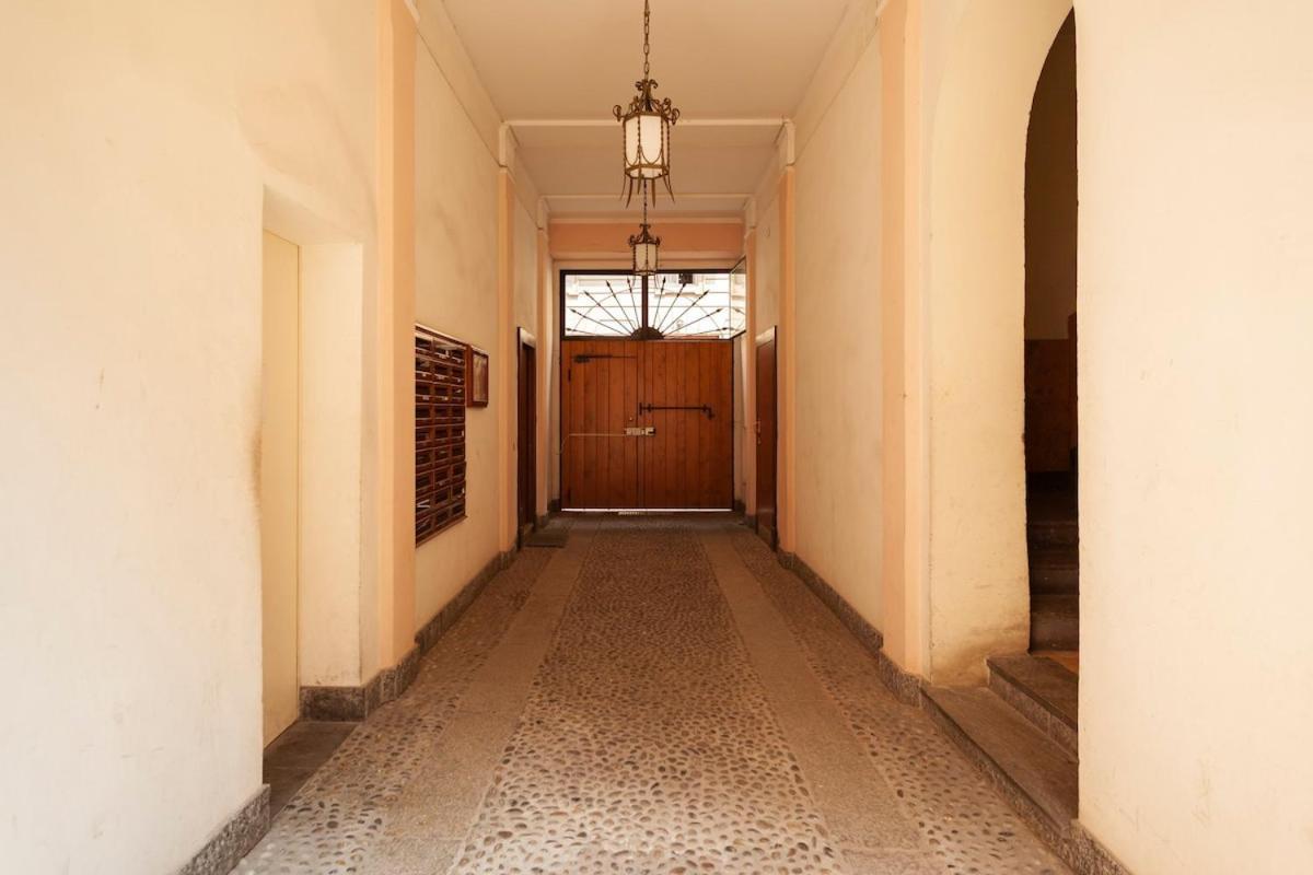 Apartment Live In Style Elegant Near Duomo Milan