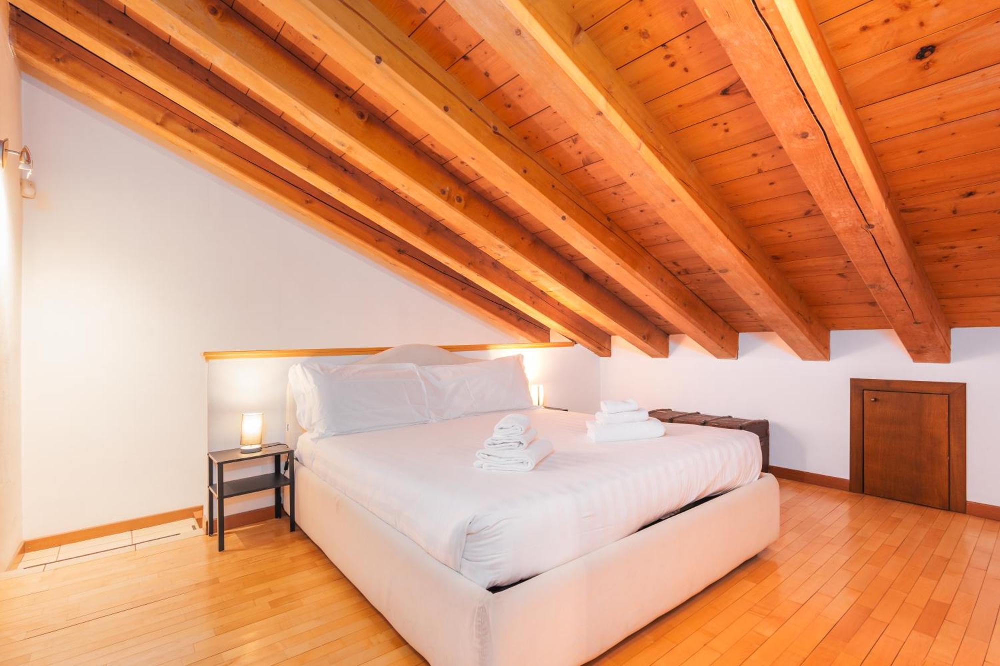 Keys Of Italy - Salutati Stylish Bedroom * Milano