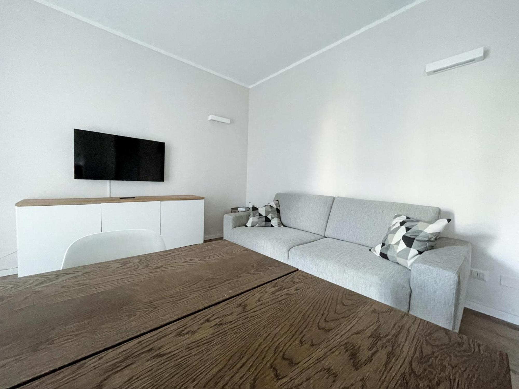 Appartamento & Sky Escape - 5 Mins Center,