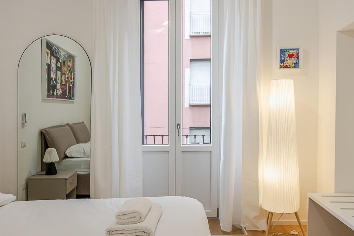Appartamento Art-filled In Centro Milano