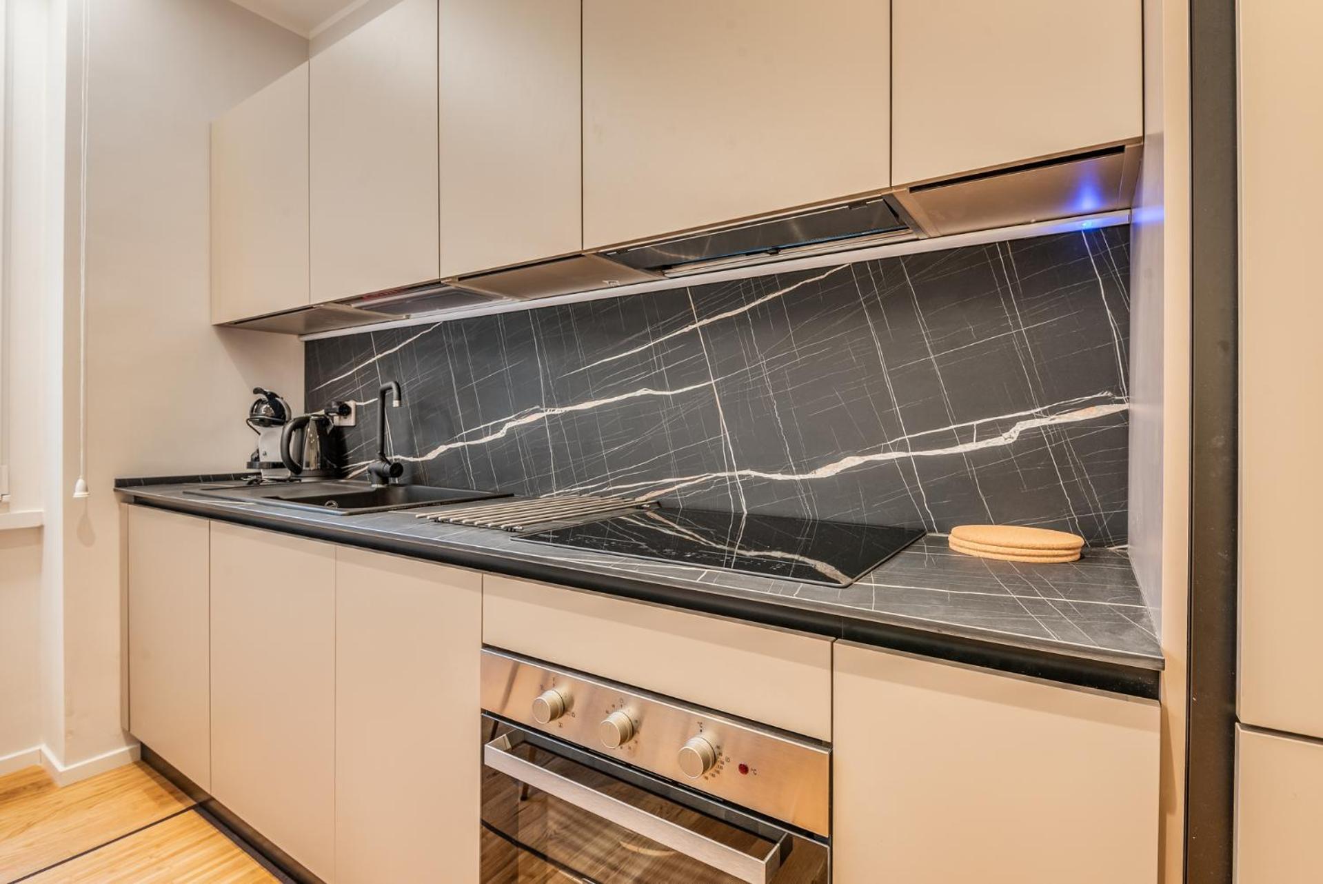 Appartamento Via Carracci 6 2 Pax Wi-fi Milano