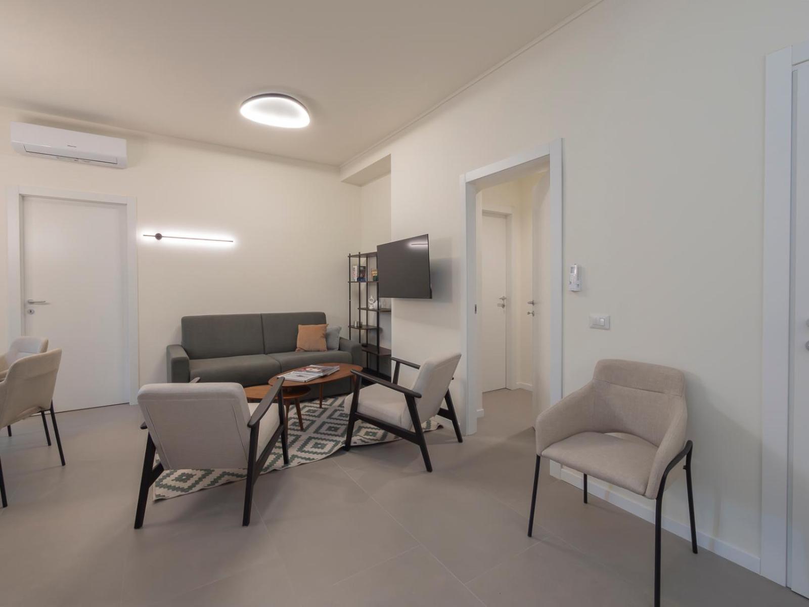 Lejlighed Spacious 2bdr With Balcony Arco-sempione Area, By Rentopolis Milano