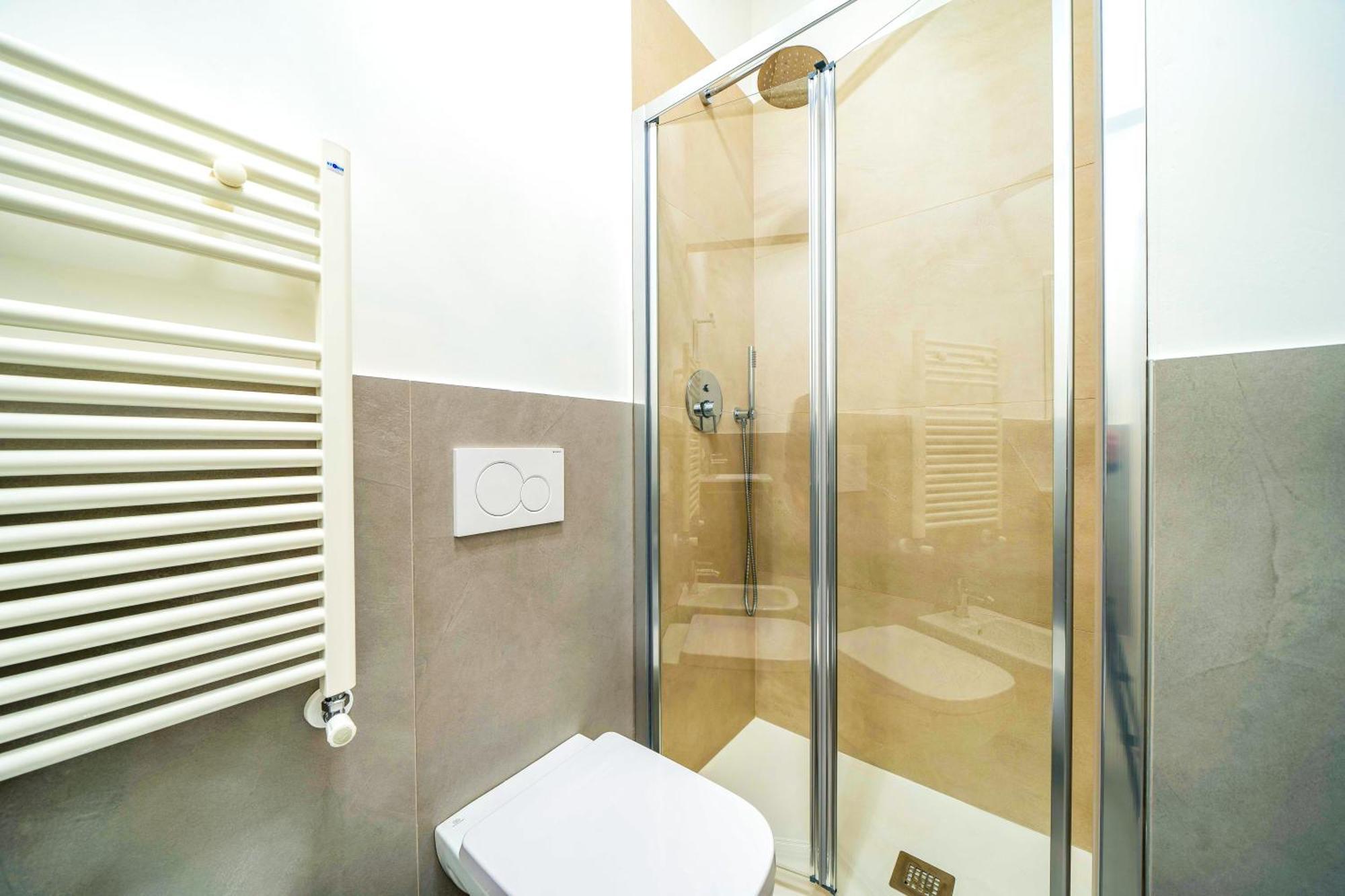 Apartment Modern & Bright Near Porta Garibaldi