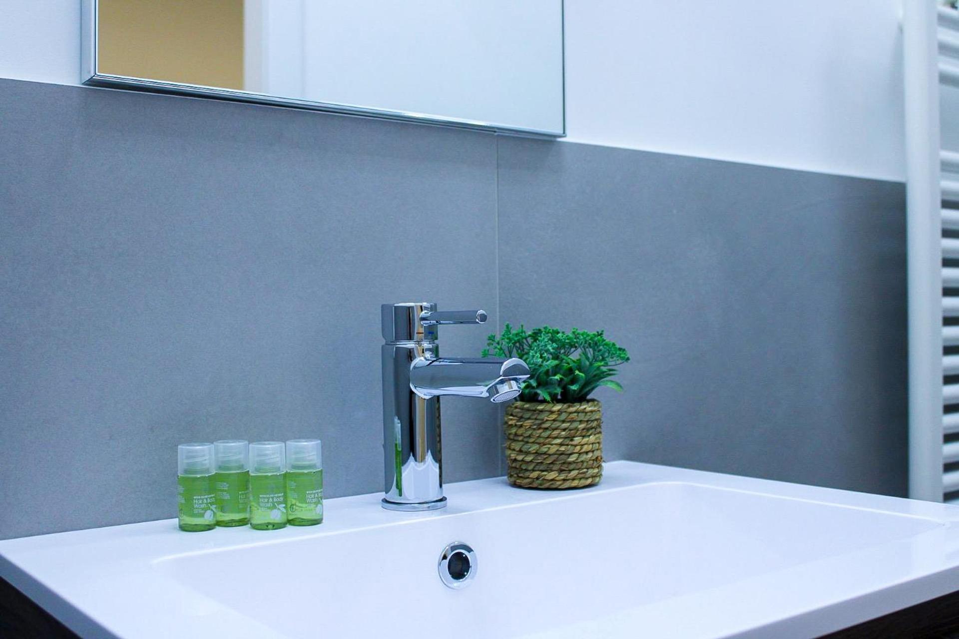 Modern & Bright Near Porta Garibaldi Apartment *