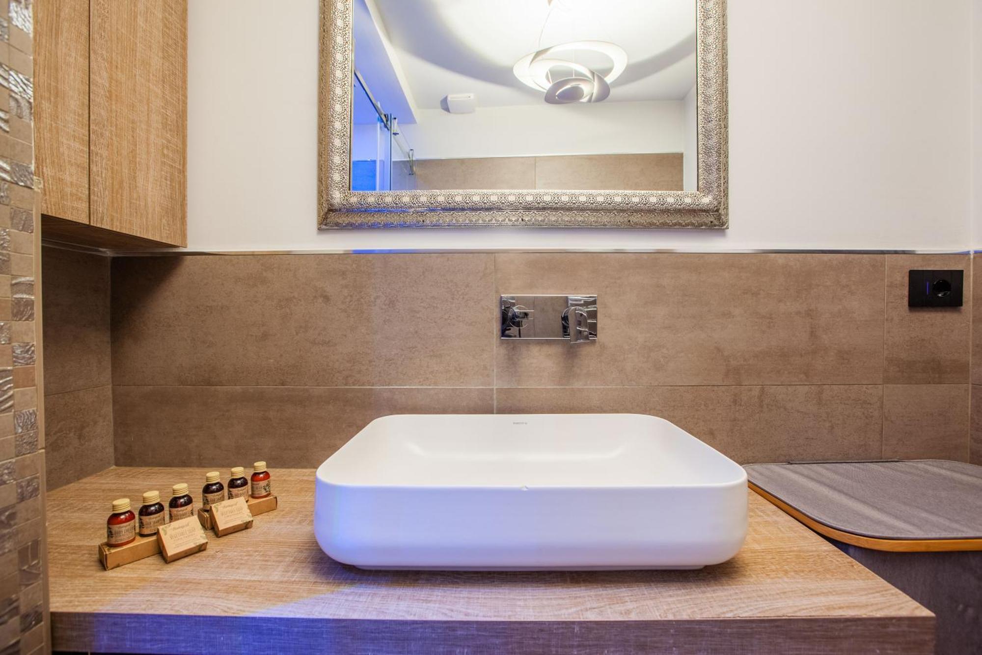 Boutique Con Cortile-design&fashion District Appartement *
