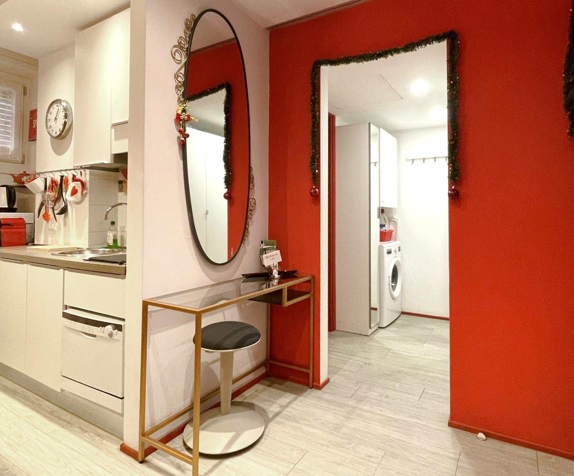 Rosso A Milano, Vicino Allo Ieo Leilighet