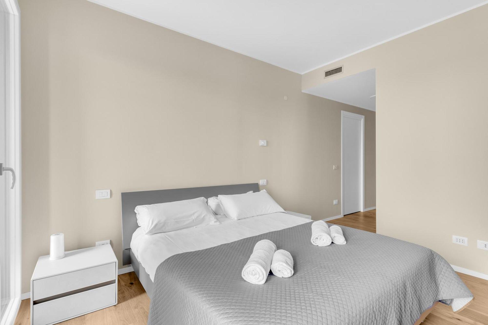 Appartement Living With Terrace & Garage By Ndp Rent
