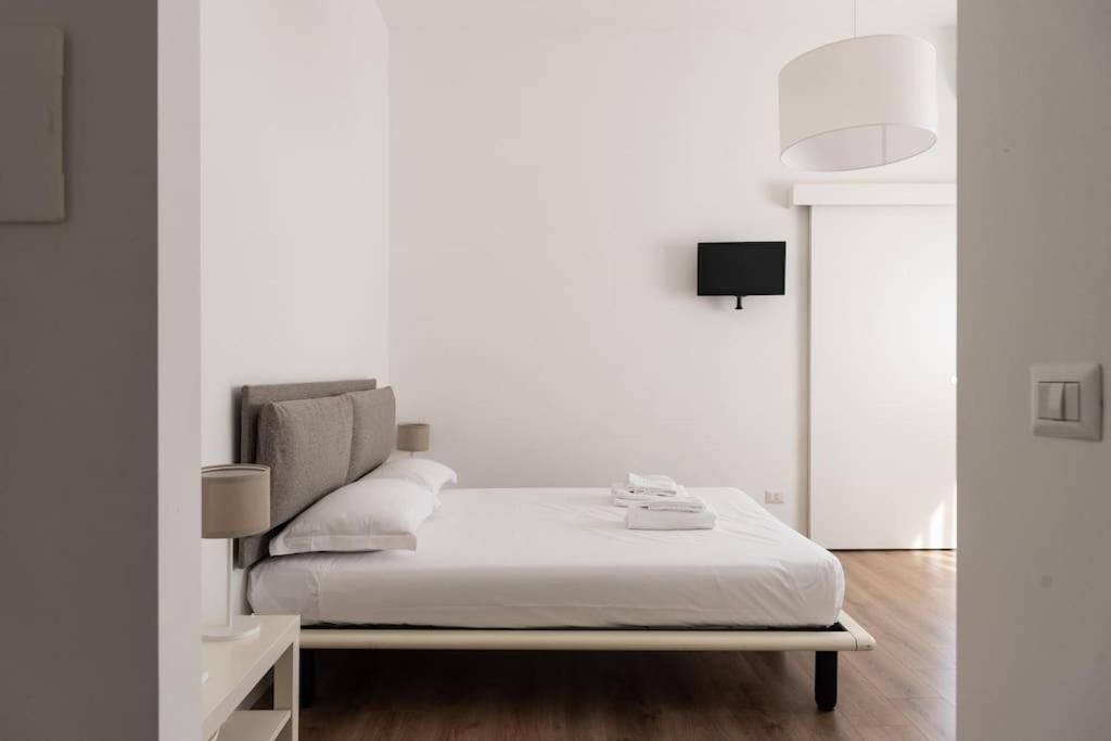 Youhosty - Garibaldi72 * Milan
