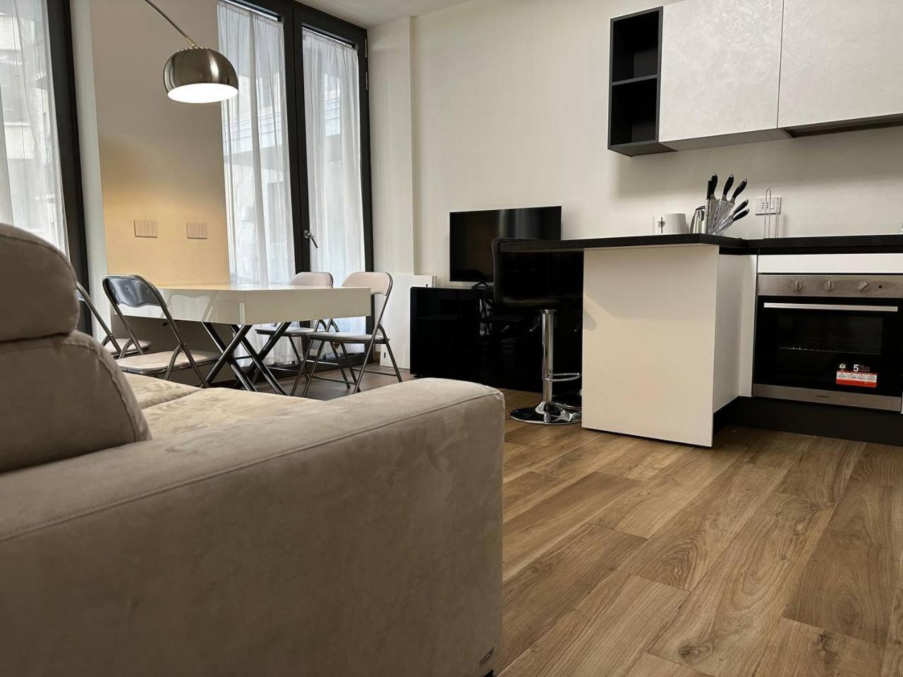 Macchi 61 - Station Apartment