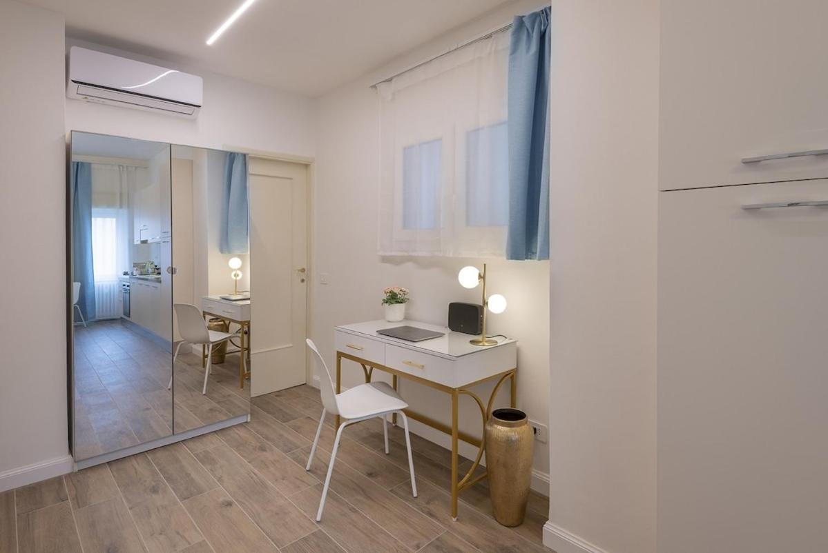 Laru - 8 Minutes From The Duomo Milano