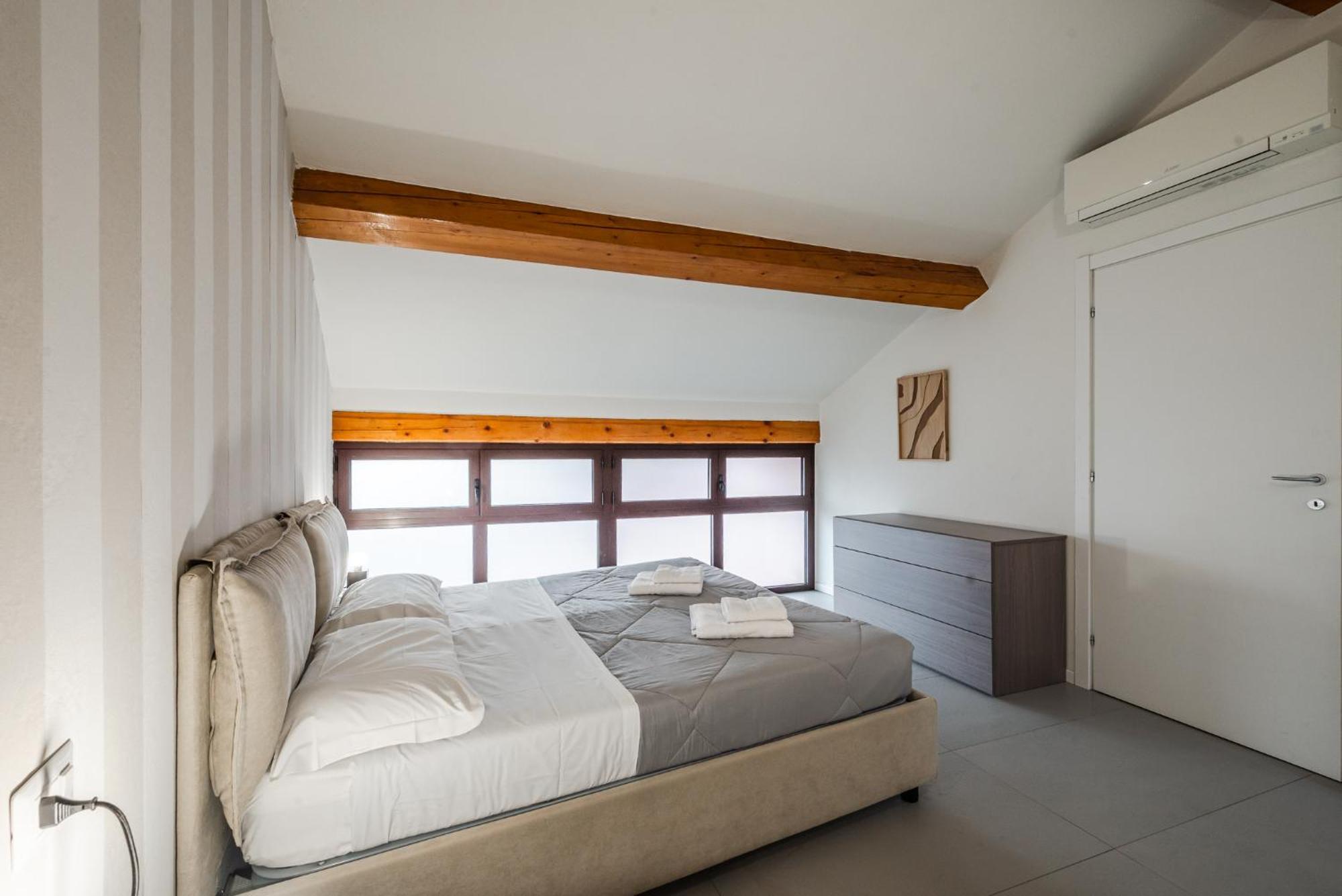 - Spazioso Vicino Metro Apartment *