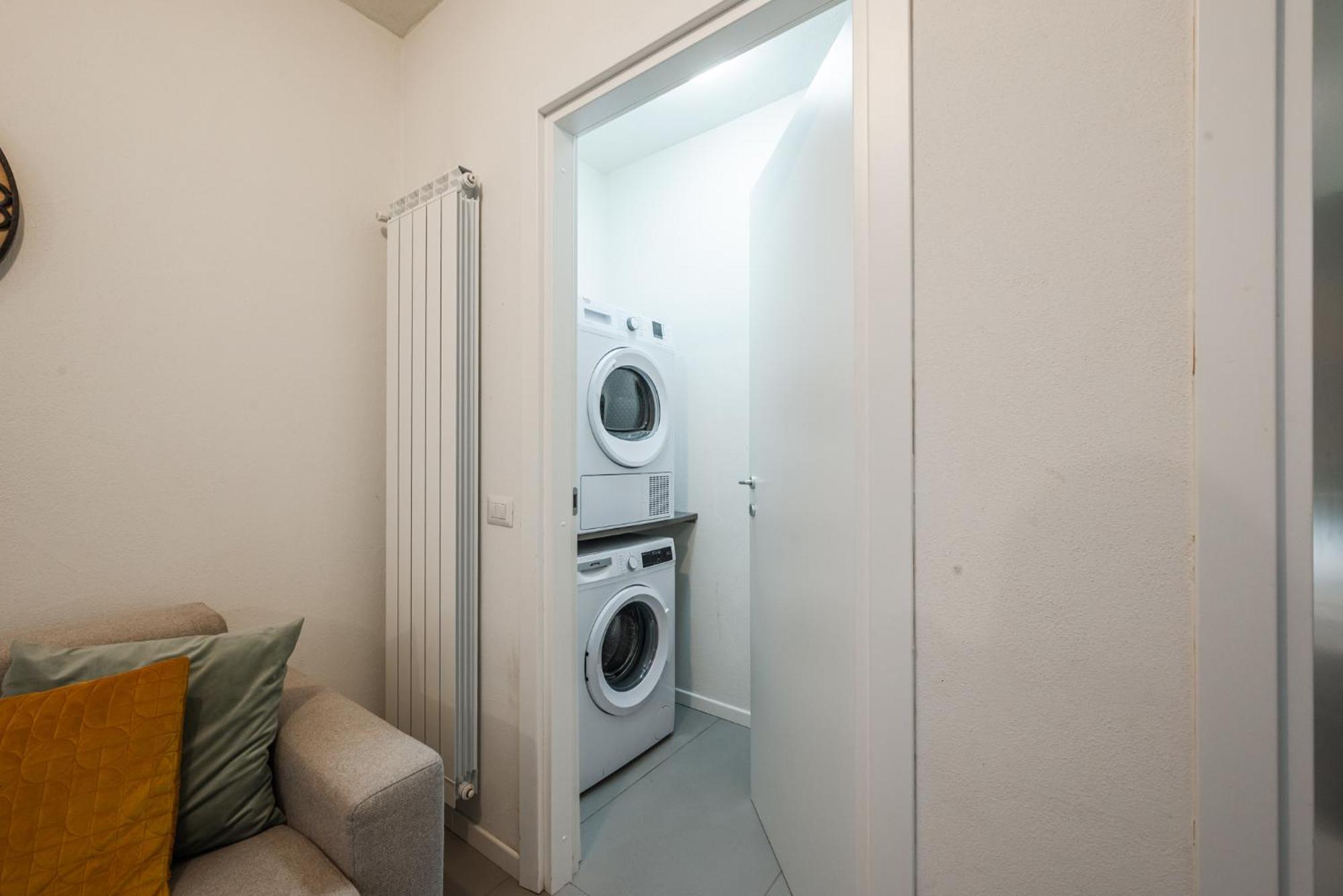 - Spazioso Vicino Metro Apartment *