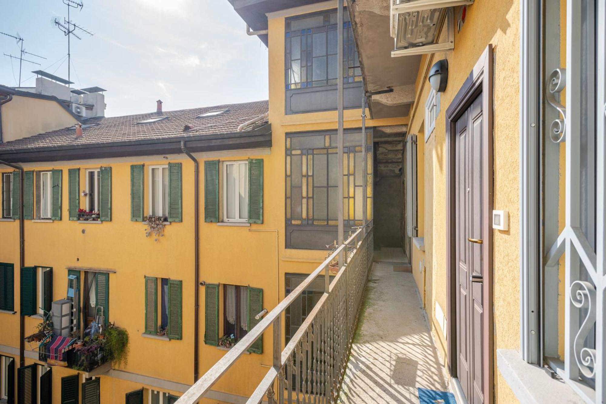 Design And Comfort In Isola In The Heart Of Apartment Milan