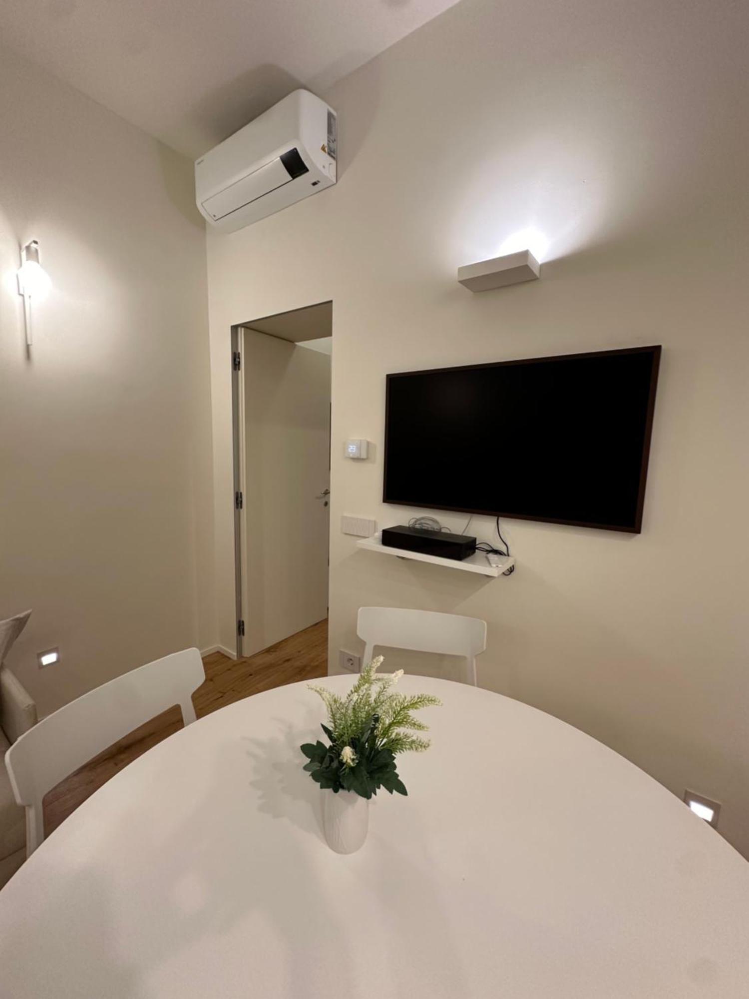 Private With Wi-fi Center Demetra Leilighet