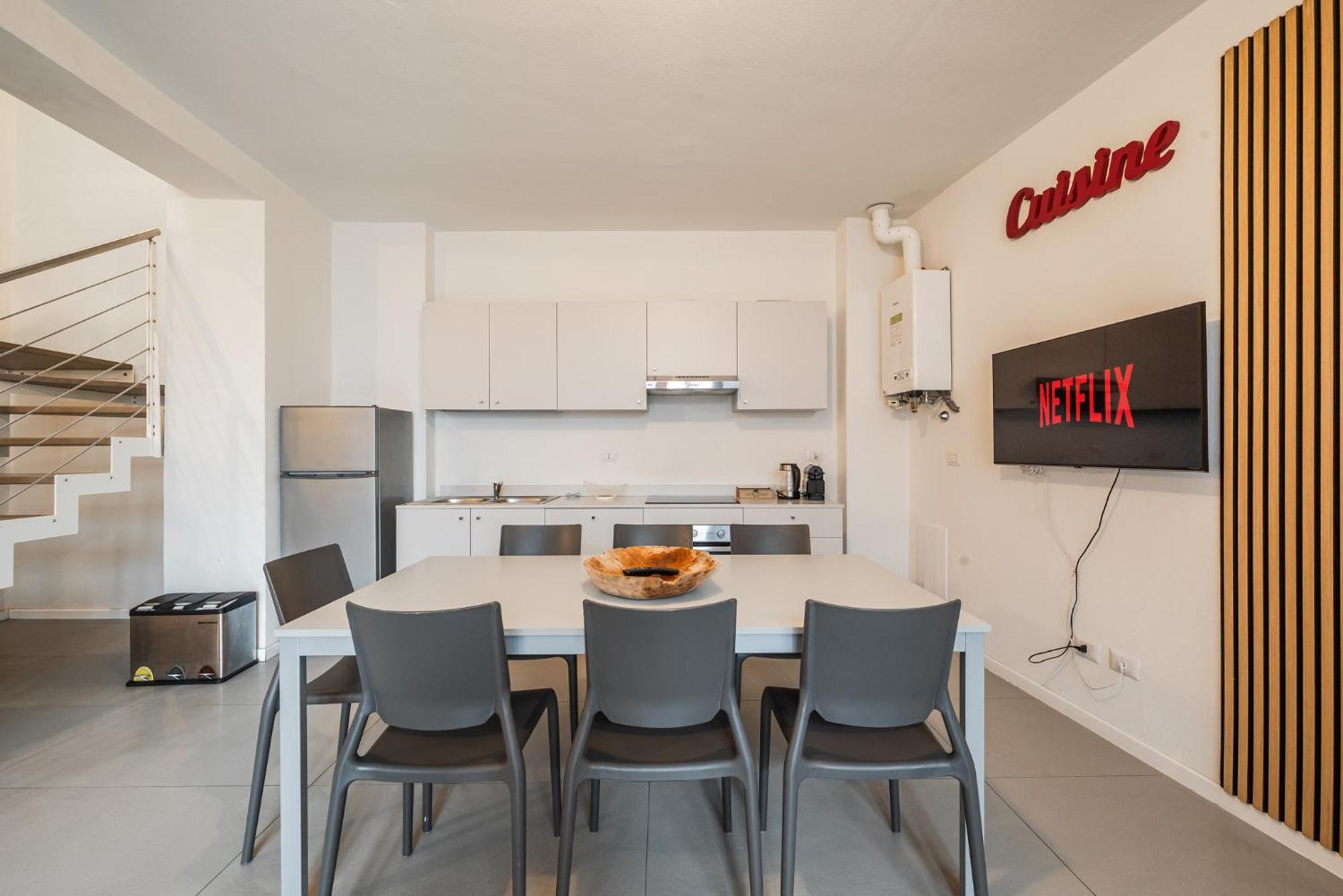 - Spazioso Vicino Metro Apartment