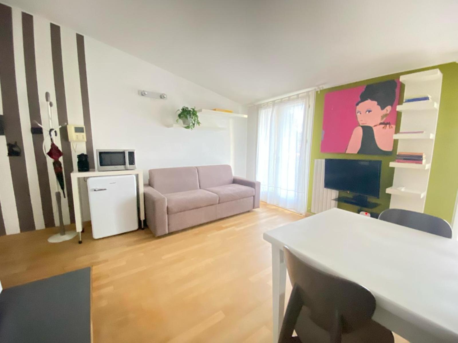 Skyline Isola Apartment *