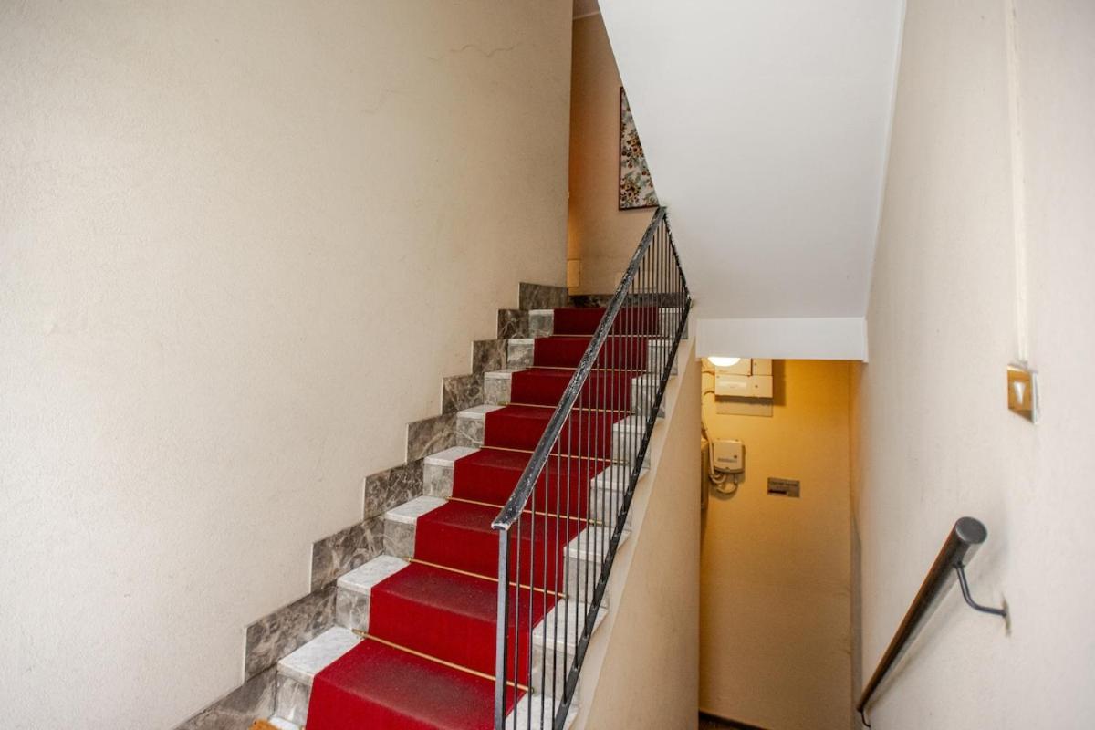 Near Station Appartement Milaan