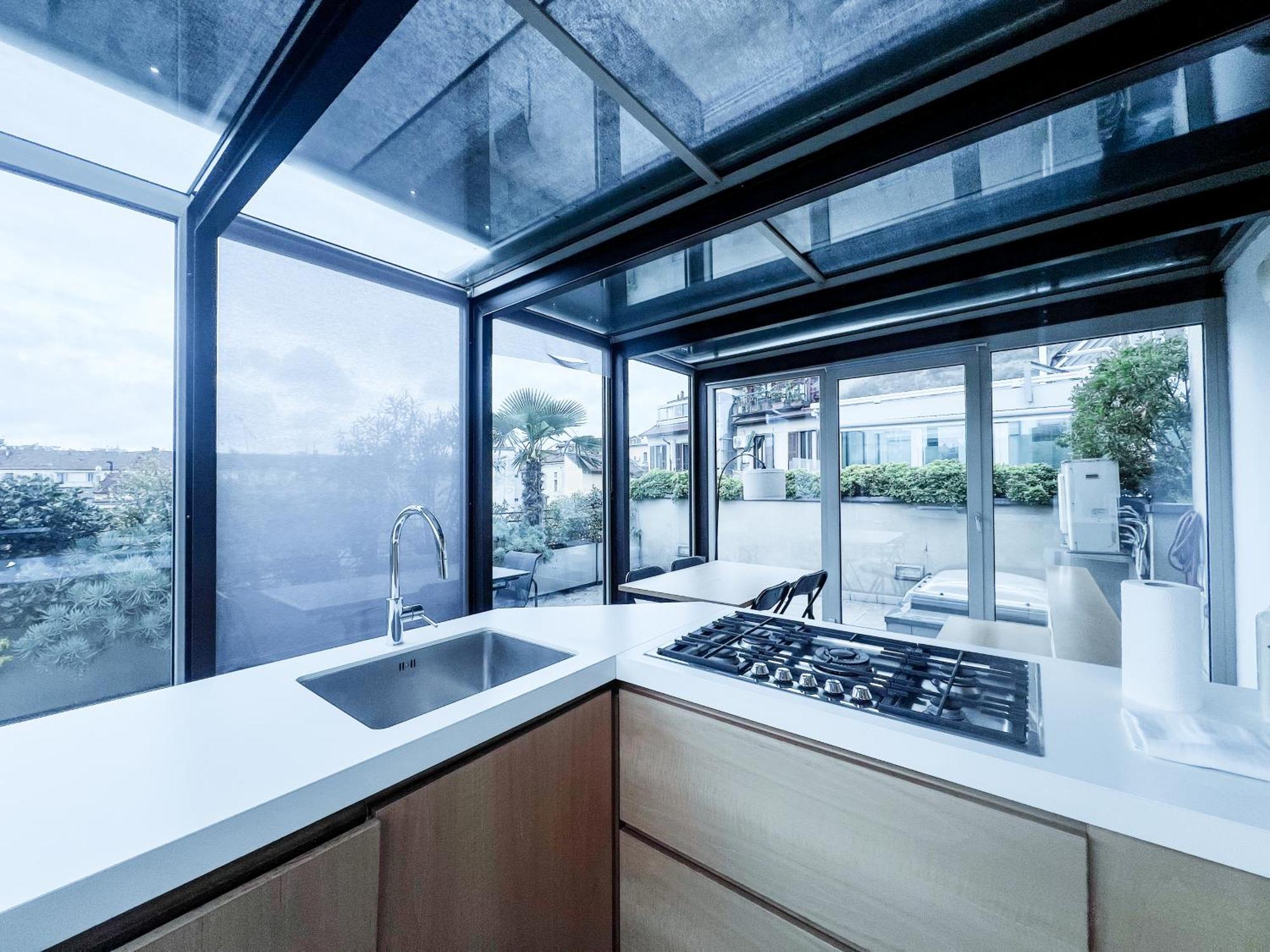 Garden Penthouse - Large & Trendy Flat, *