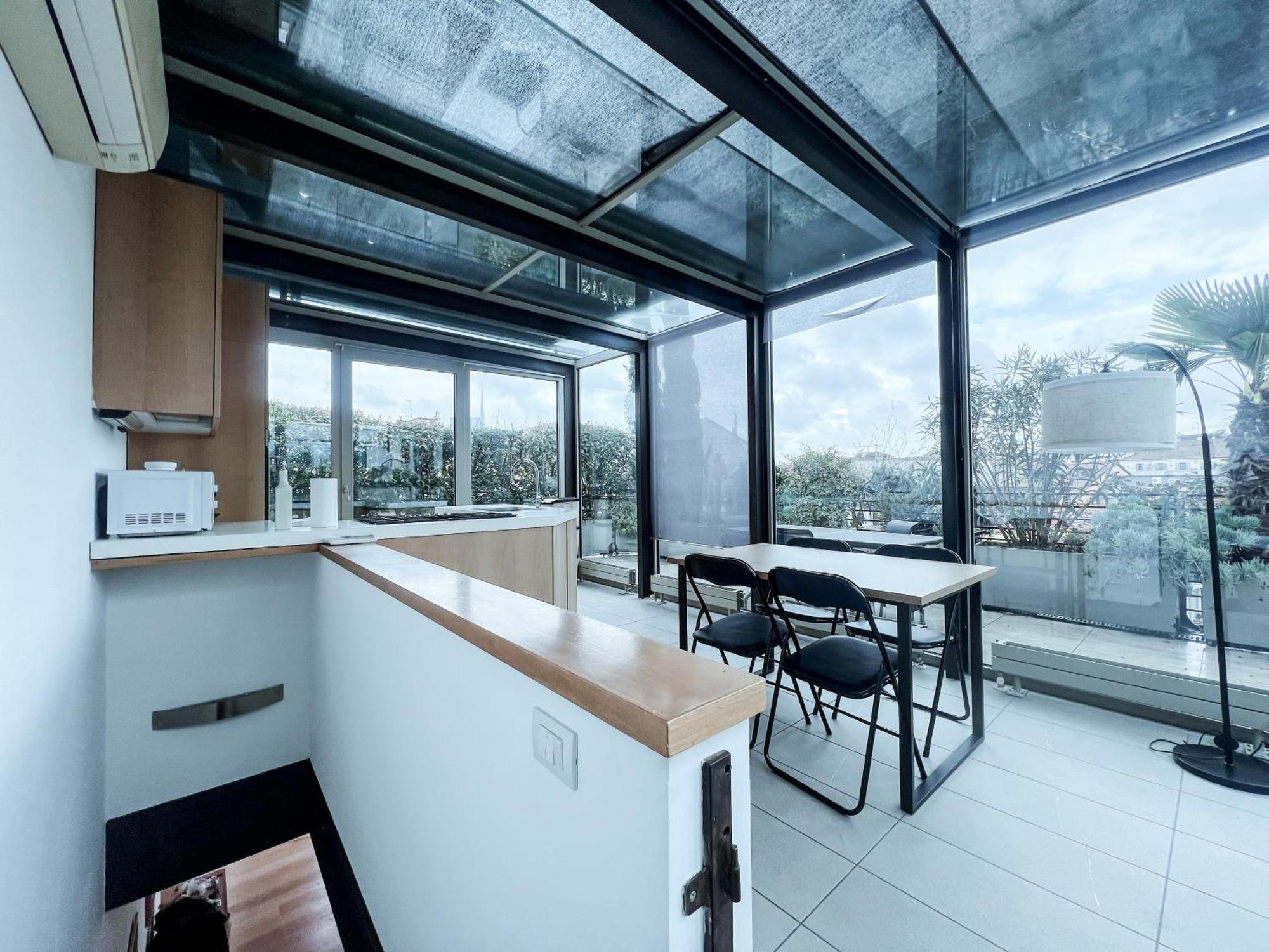 Garden Penthouse - Large & Trendy Flat,