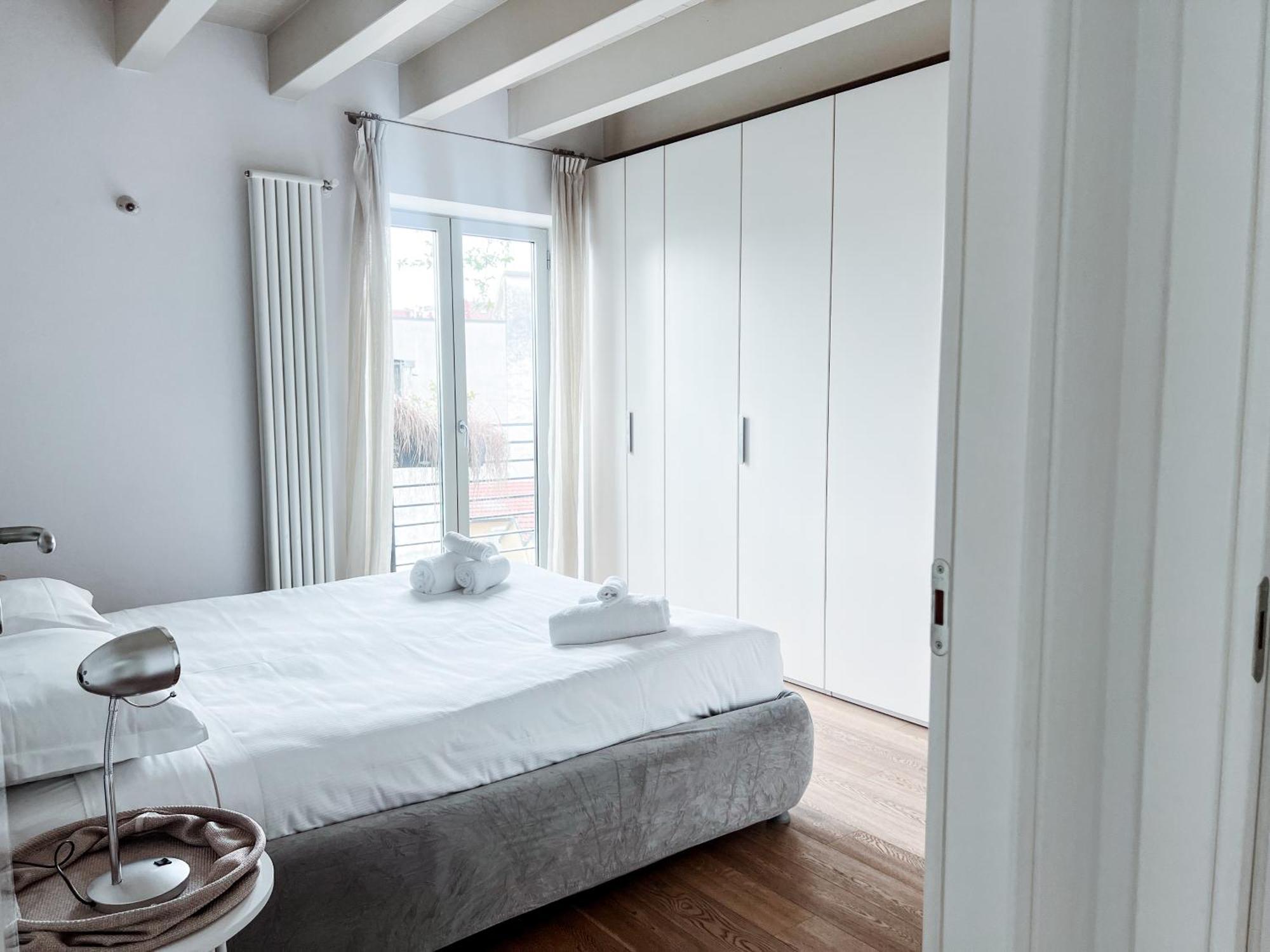 Garden Penthouse - Large & Trendy Flat, *