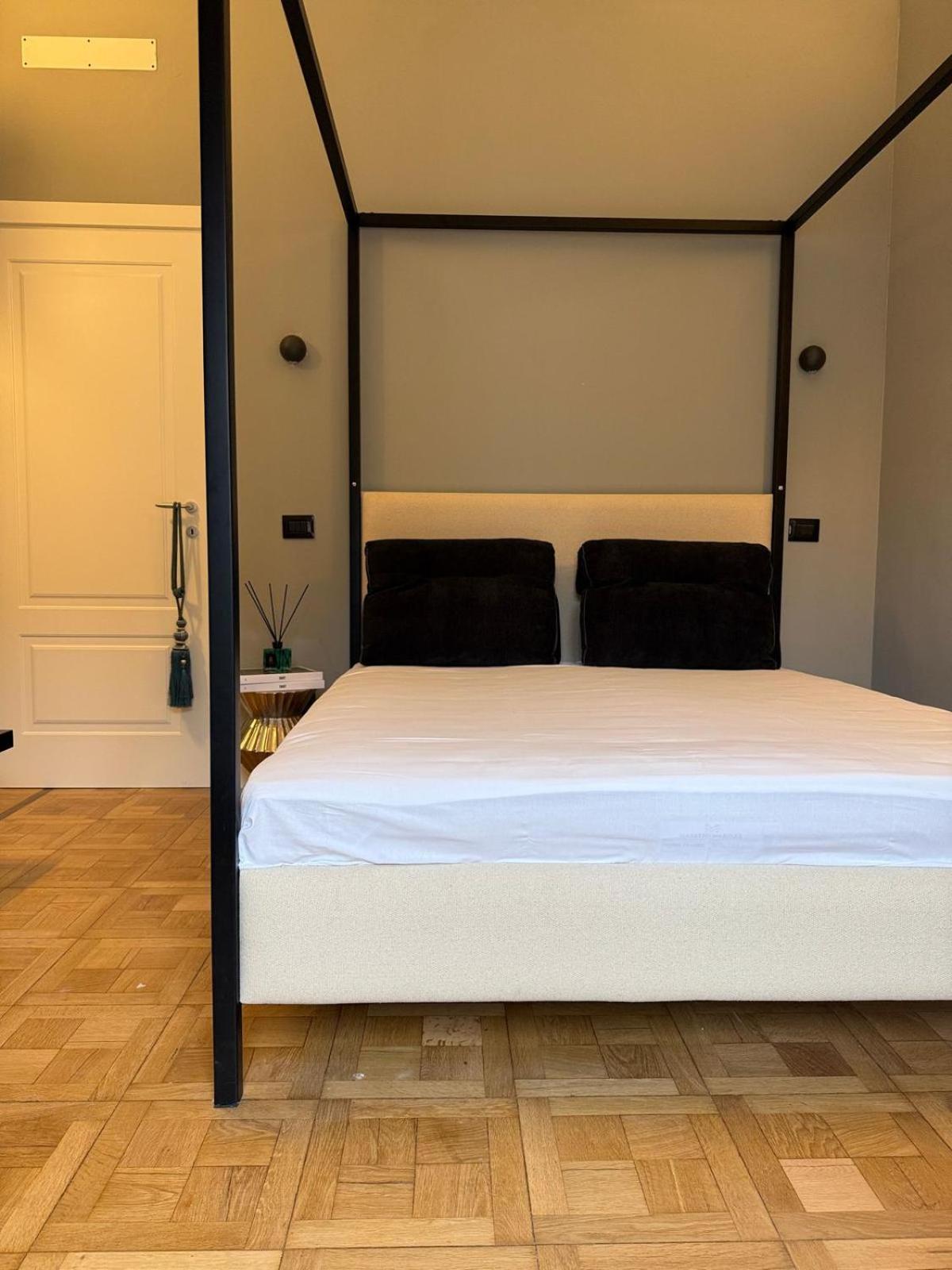 Comecasa 10 Min Walk From Duomo And Policlinico Mangiagalli Appartamento Milano
