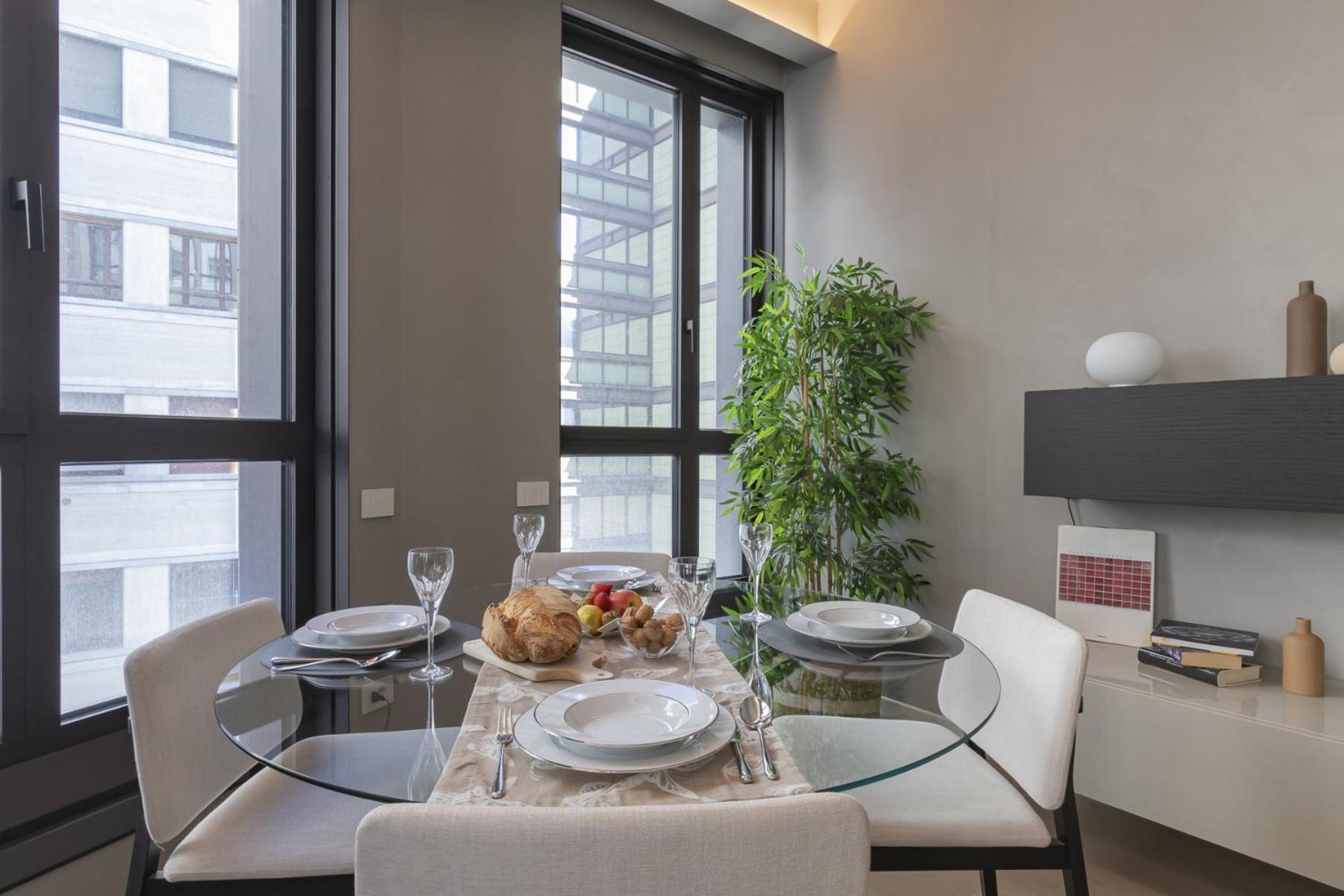 San Babila Tower With Panoramic Terrace Overlooking Duomo By Rentopolis Appartamento Milano